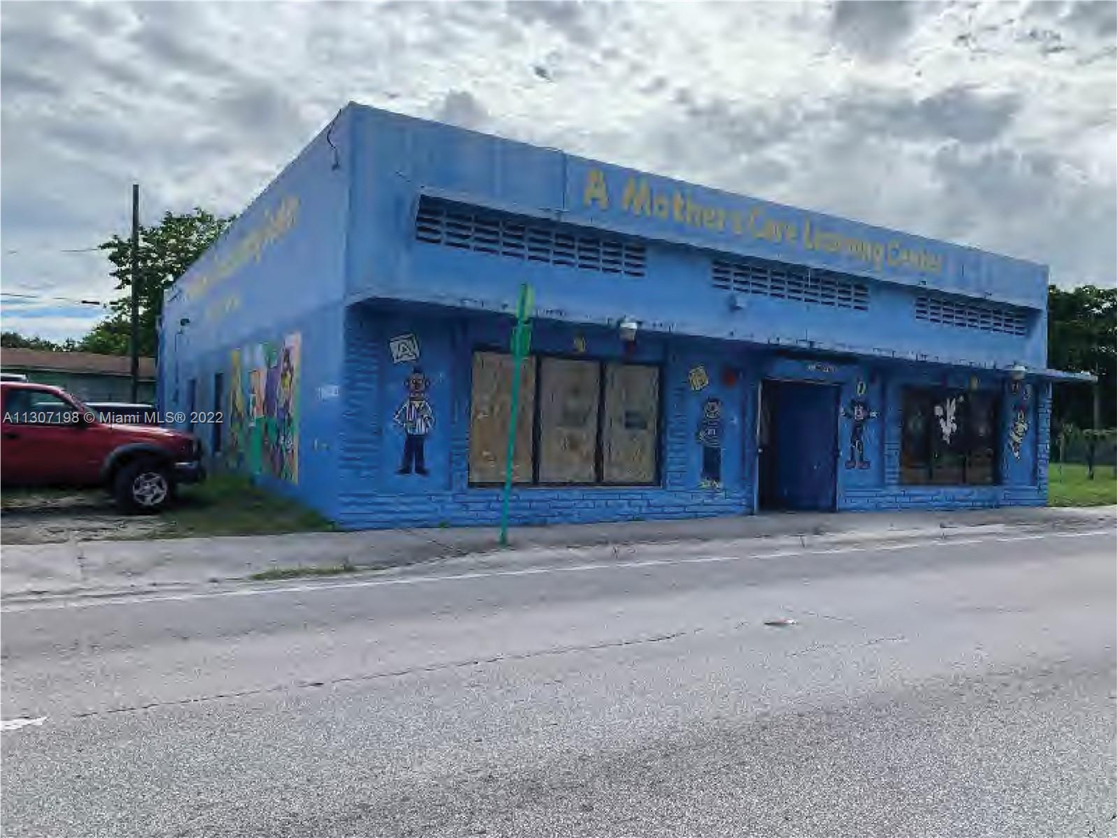 5861 NW 17th Ave