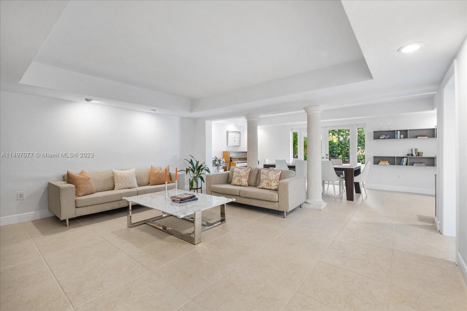 647 Velarde Ave