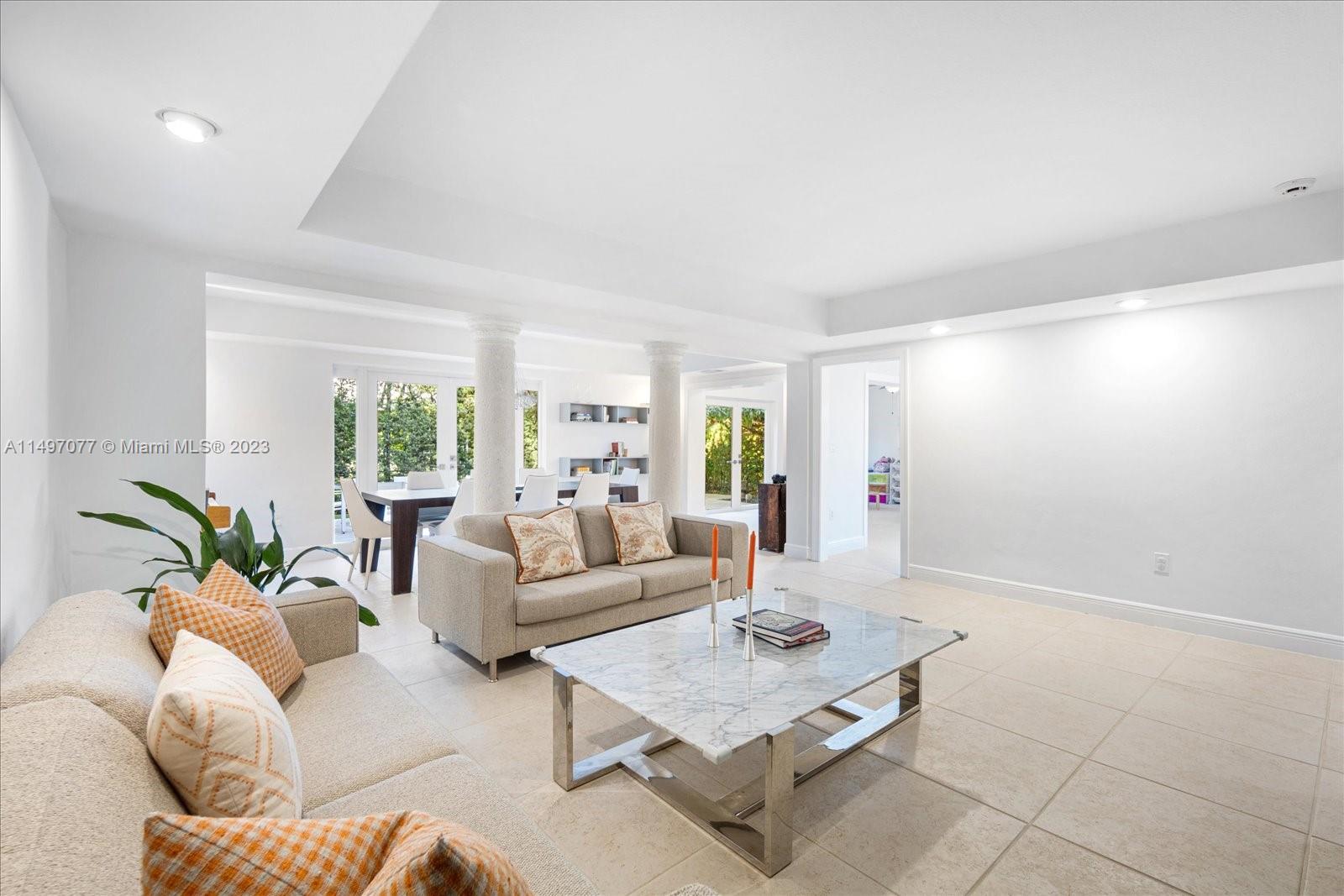 647 Velarde Ave