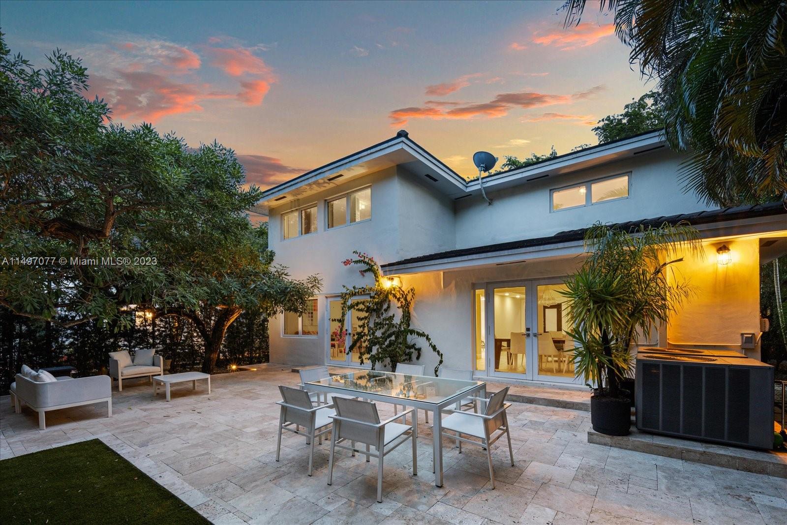 647 Velarde Ave