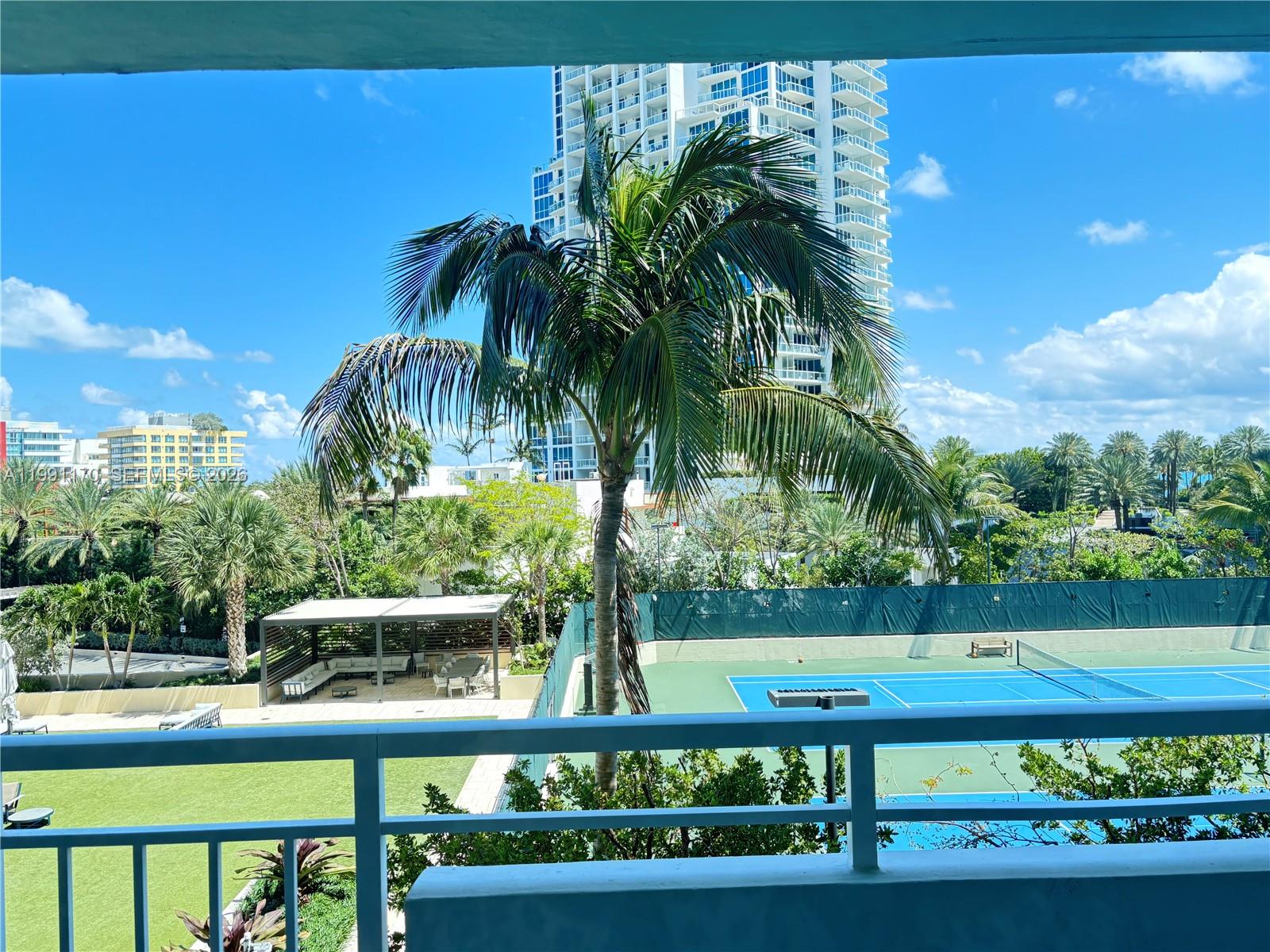 400 S Pointe Dr # 408