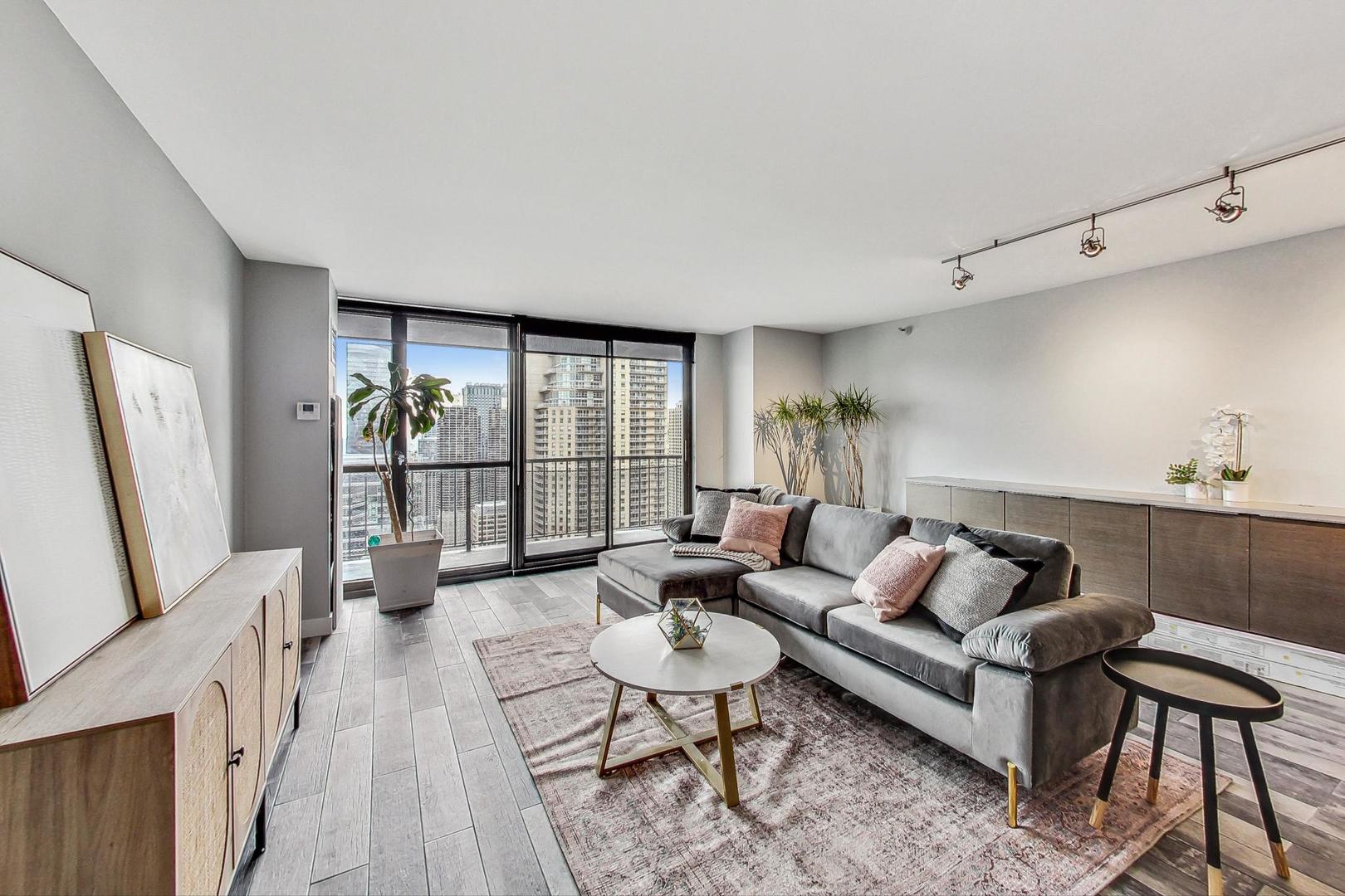 10 E Ontario Street Unit: 4803