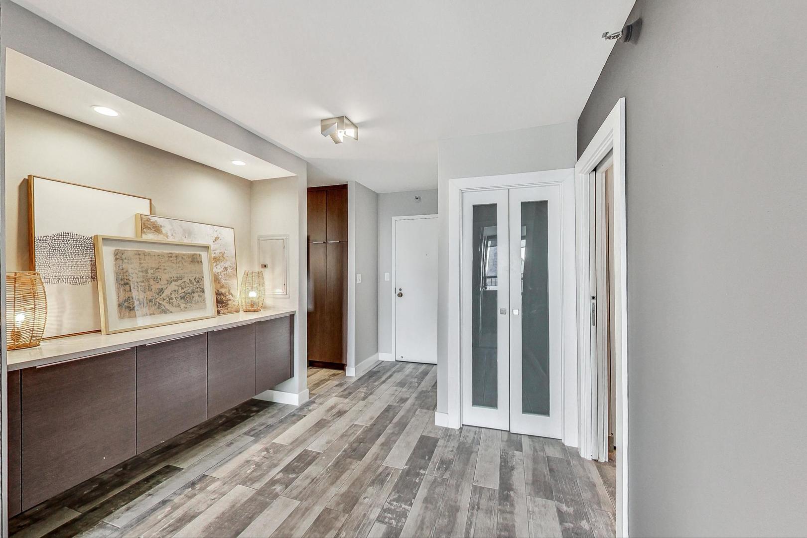 10 E Ontario Street Unit: 4803