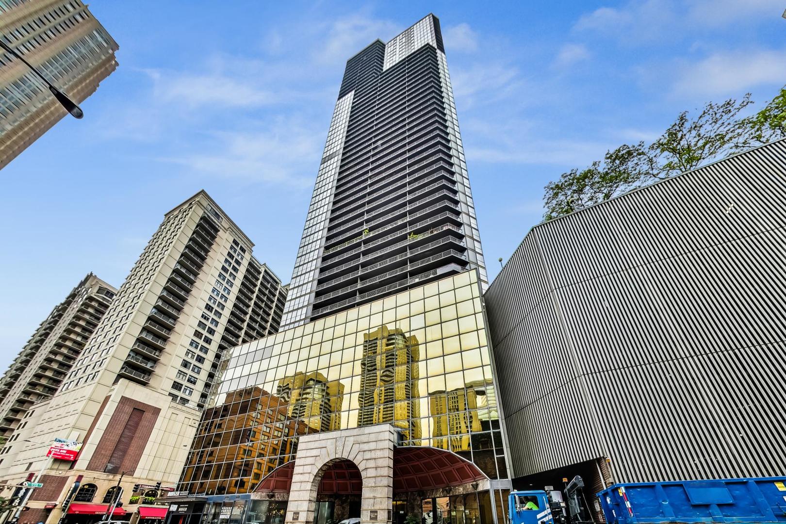 10 E Ontario Street Unit: 4701