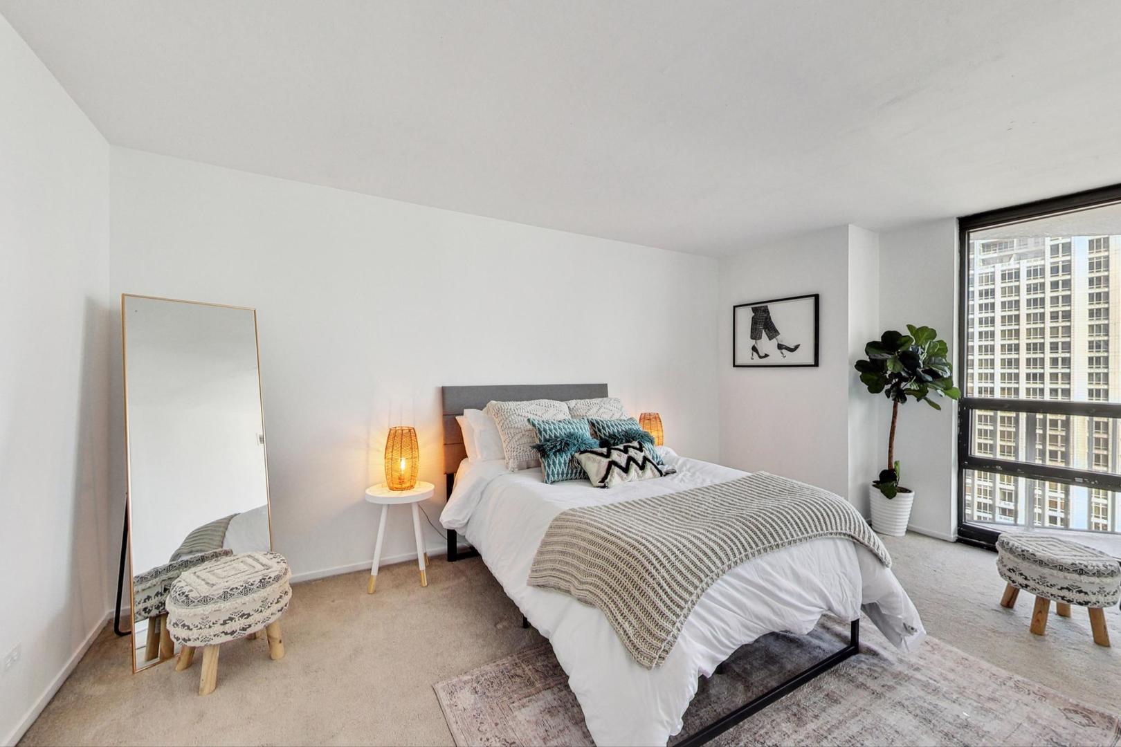 10 E Ontario Street Unit: 4701