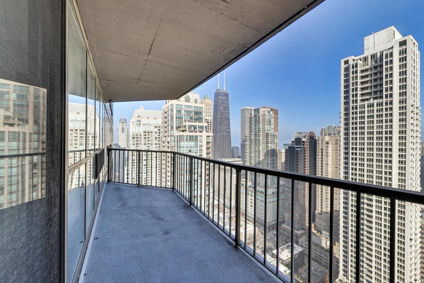 10 E Ontario Street Unit: 4701