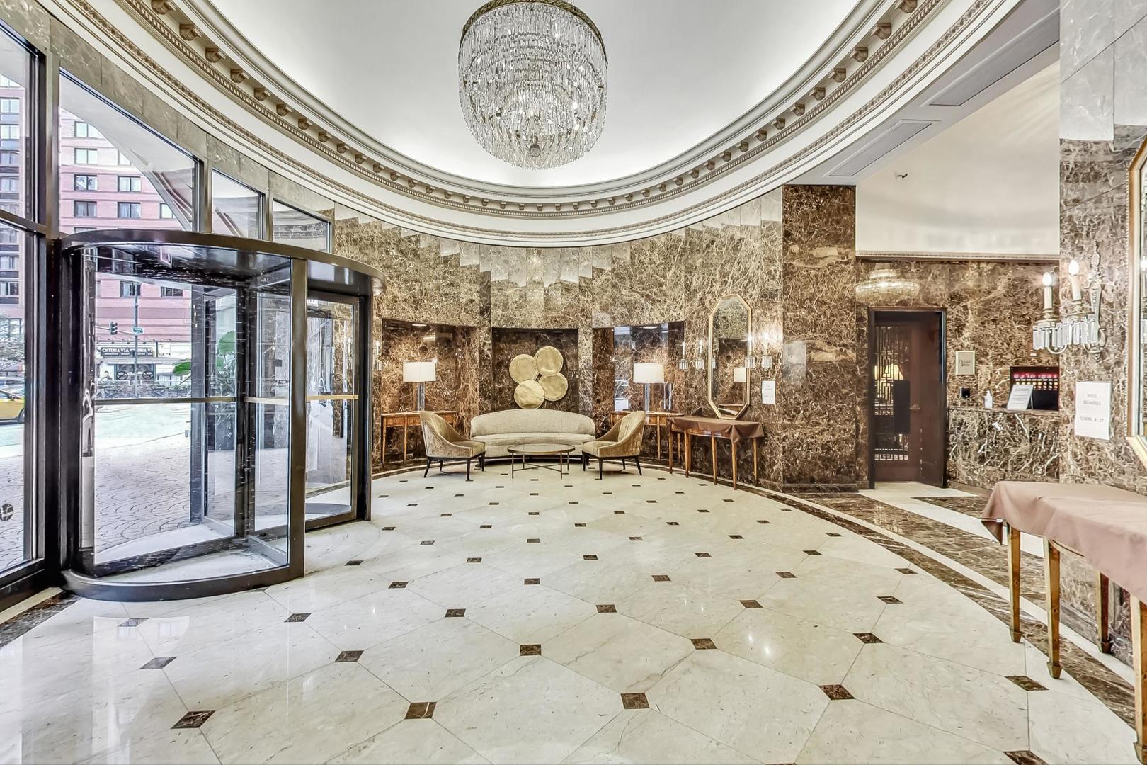 10 E Ontario Street Unit: 4701