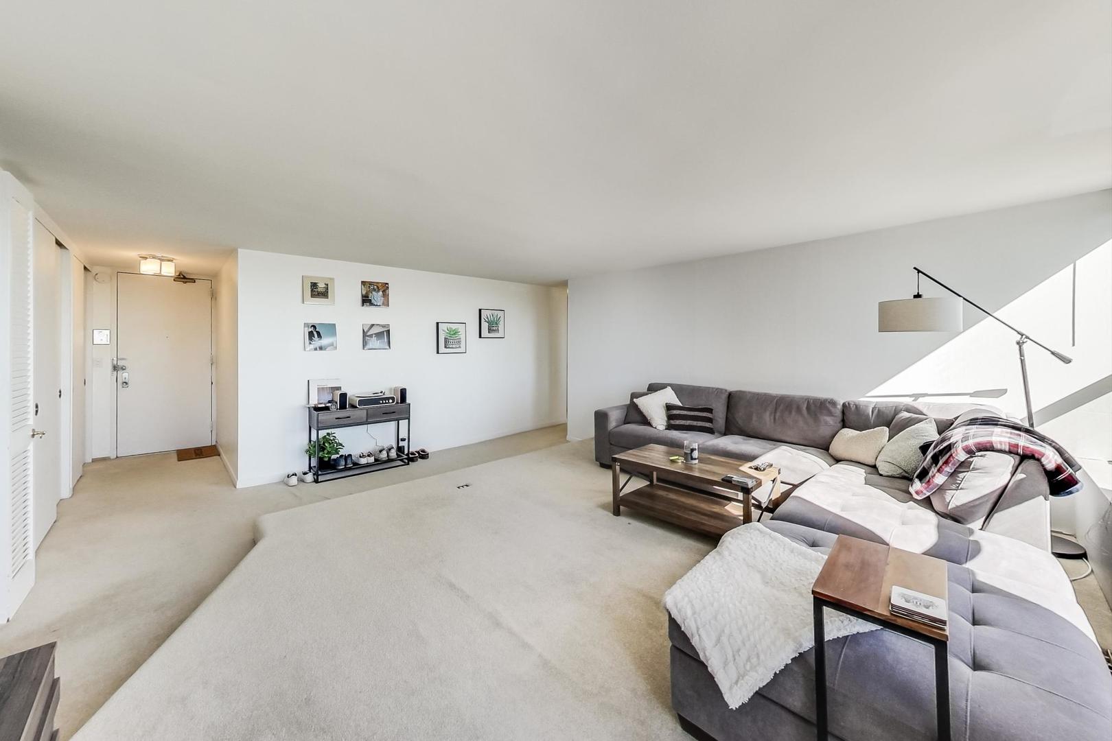 2626 N Lakeview Avenue Unit: 2804