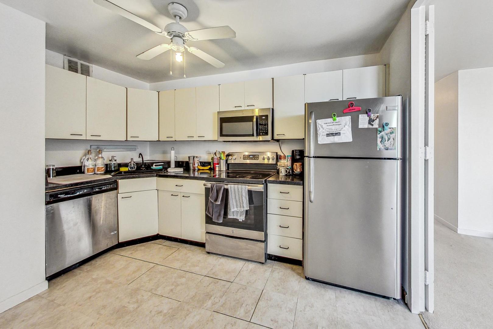 2626 N Lakeview Avenue Unit: 2804