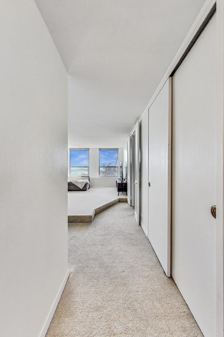 2626 N Lakeview Avenue Unit: 2804
