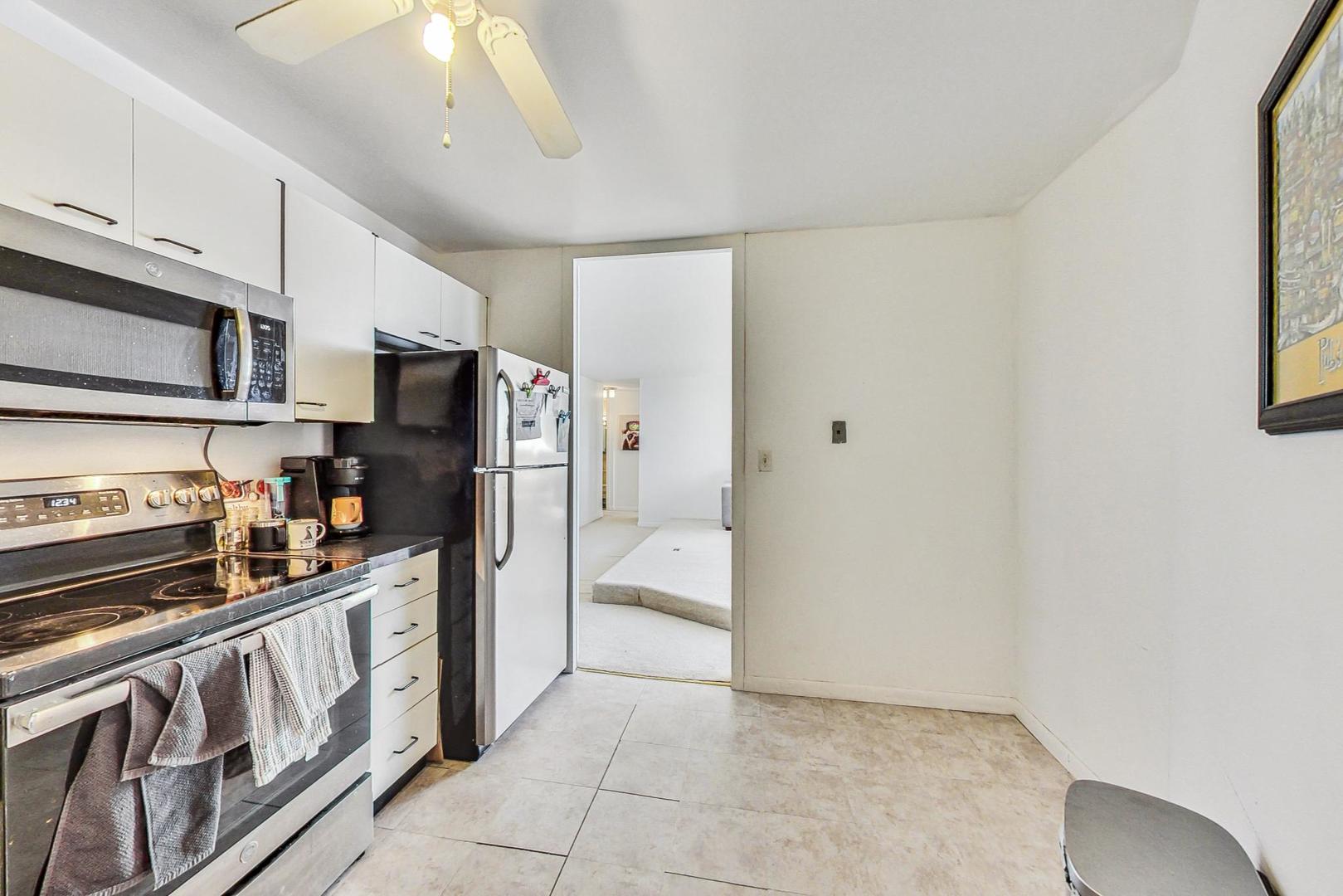 2626 N Lakeview Avenue Unit: 2804