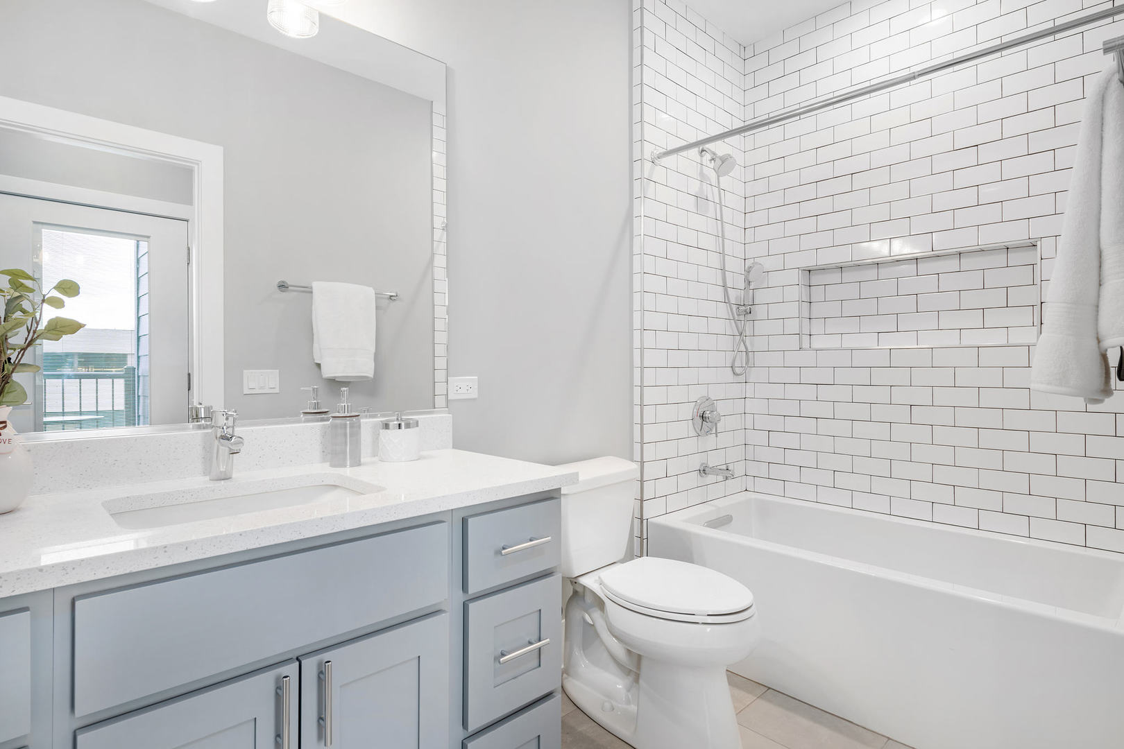 504 Lyman Avenue Unit: 306