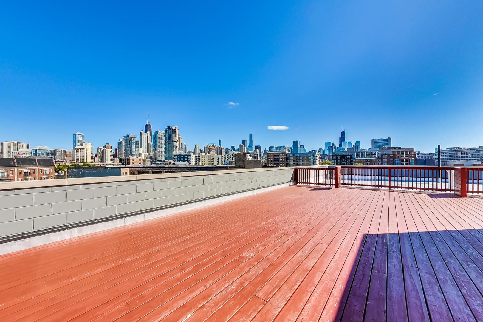 1317 N Larrabee Street Unit: 404