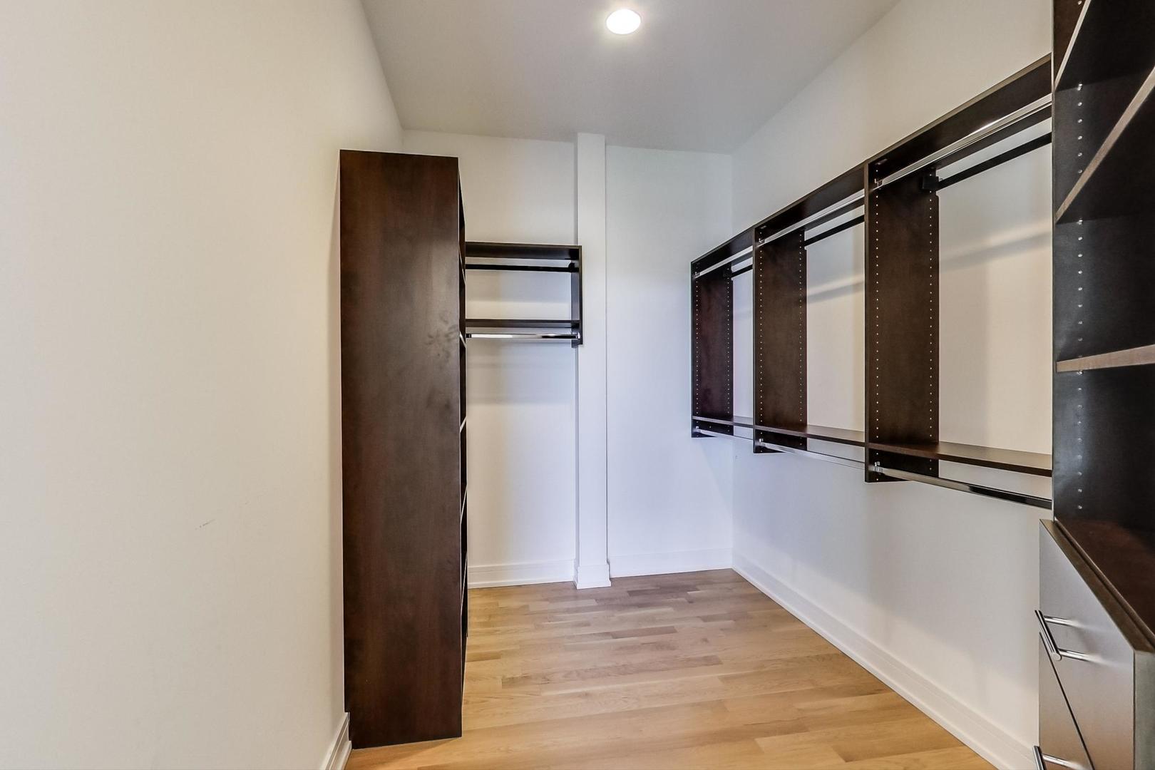 1317 N Larrabee Street Unit: 404