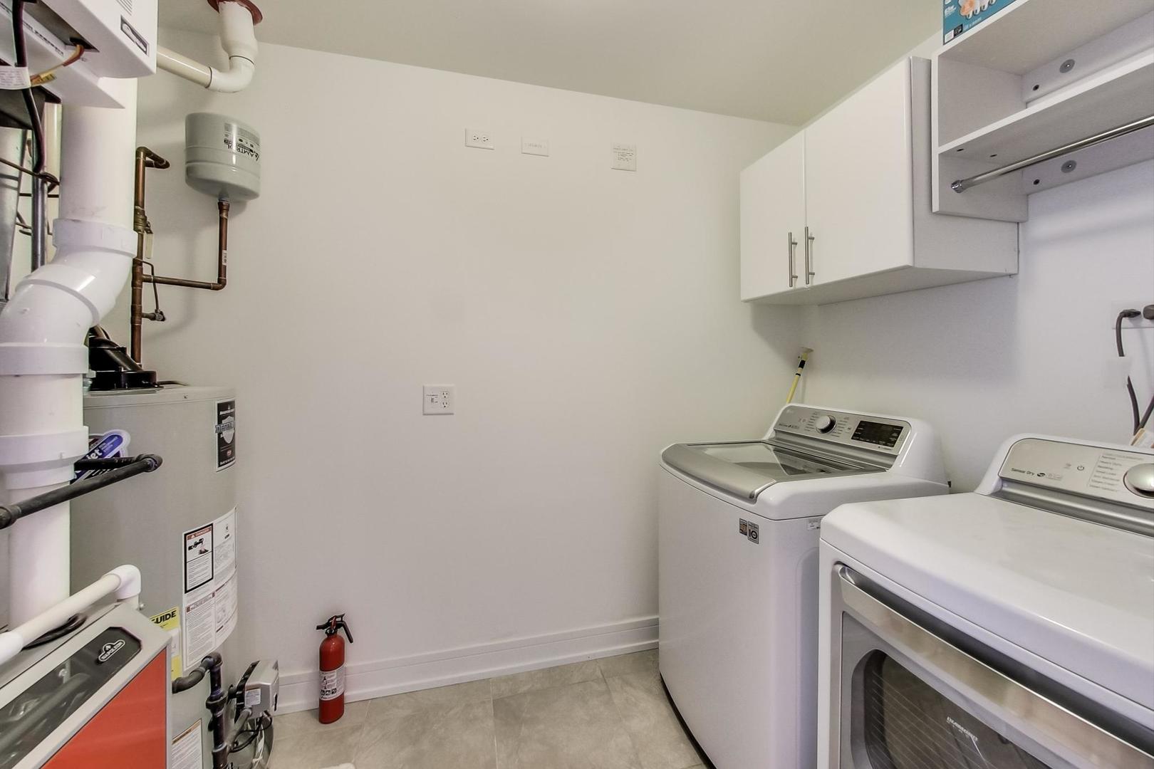 1317 N Larrabee Street Unit: 404