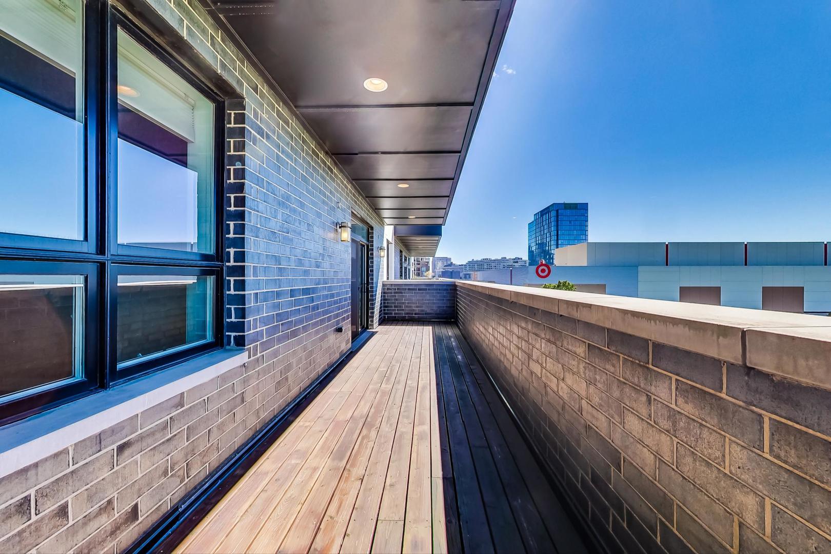 1317 N Larrabee Street Unit: 404