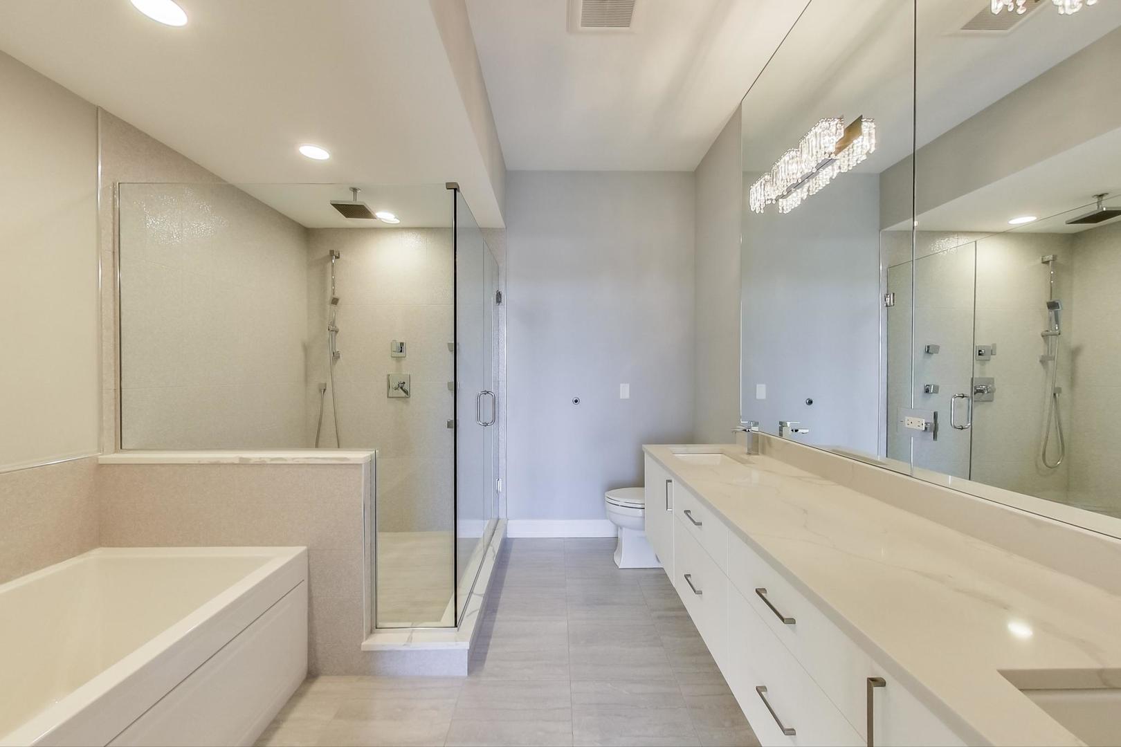 1317 N Larrabee Street Unit: 404