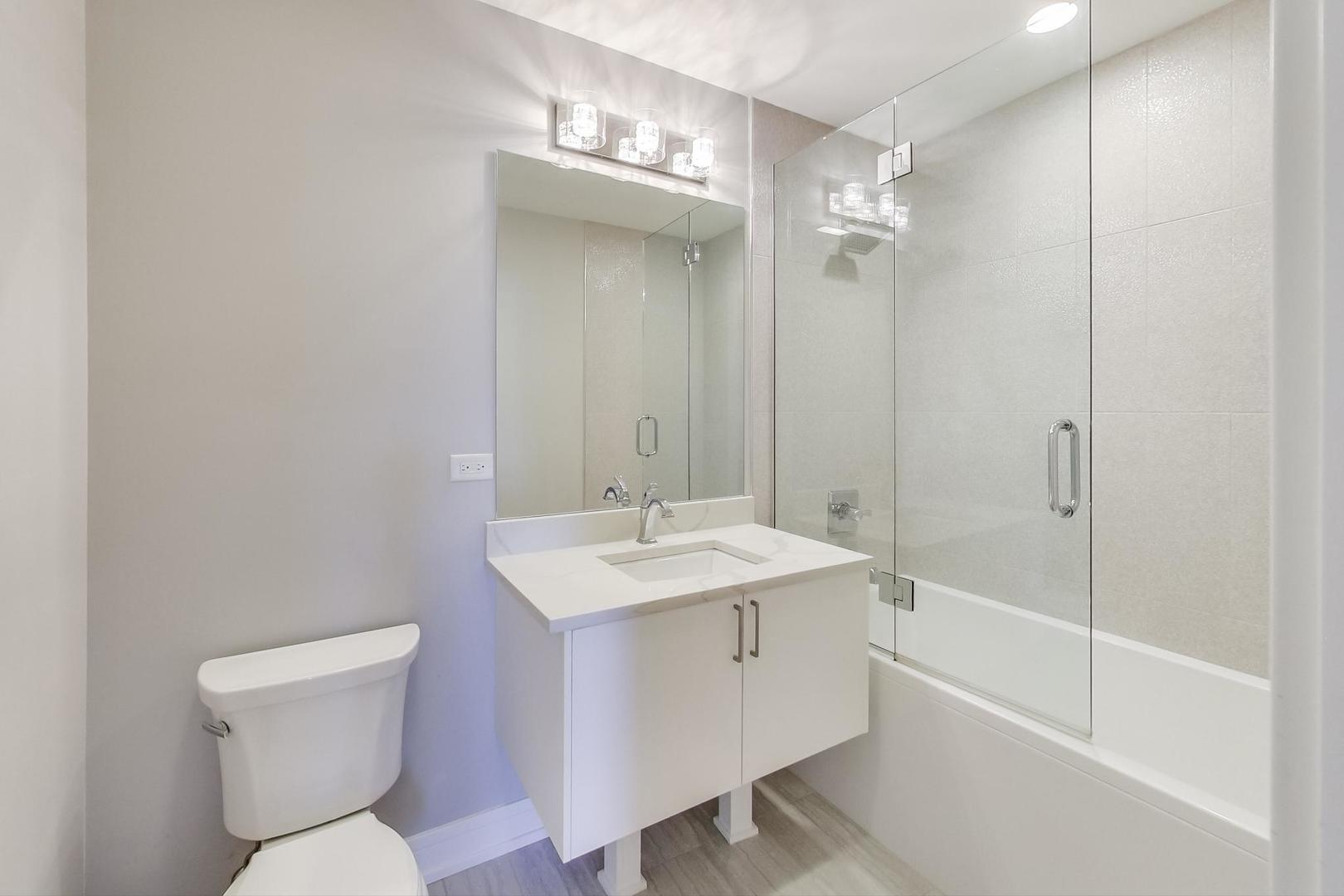 1317 N Larrabee Street Unit: 404