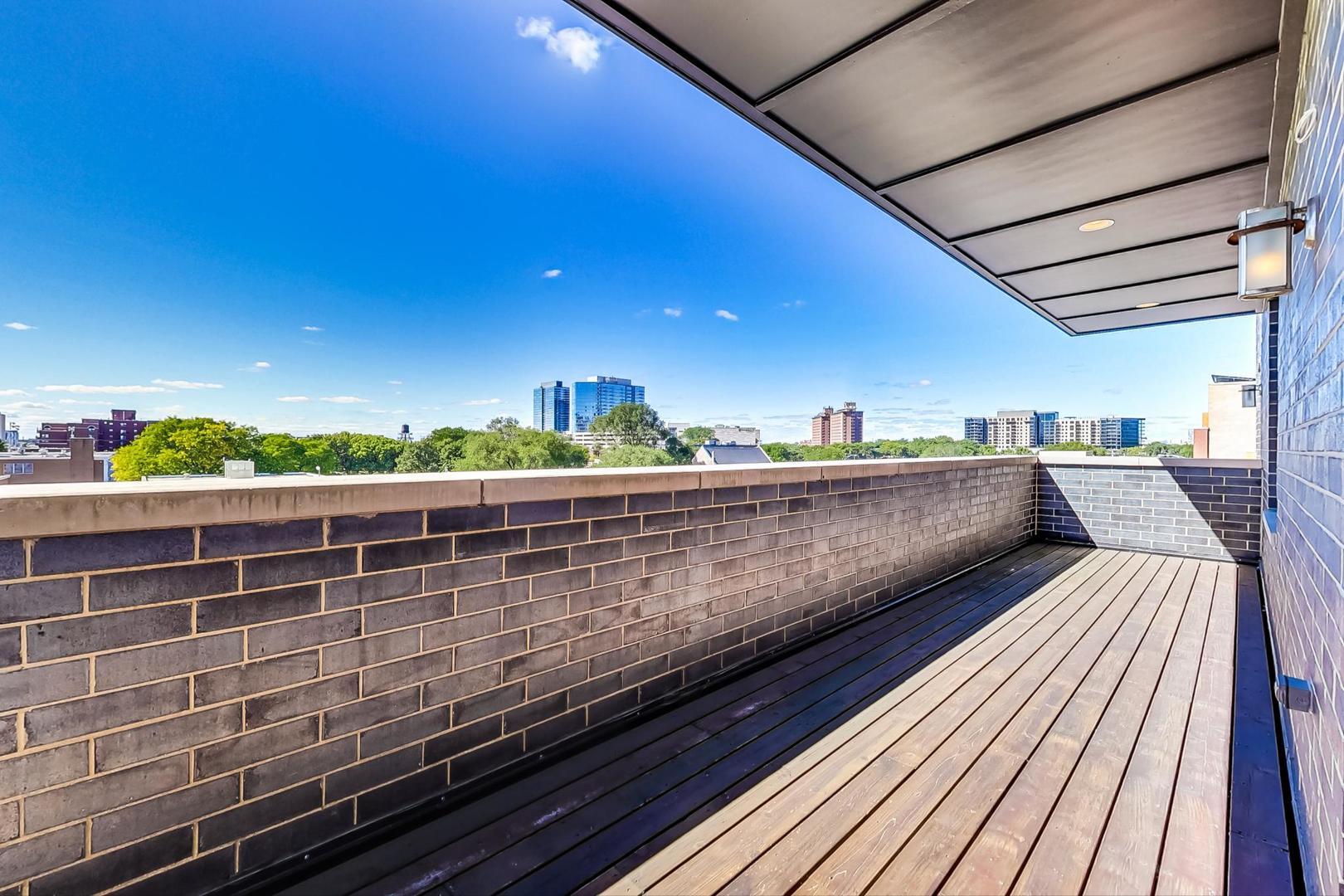 1317 N Larrabee Street Unit: 404