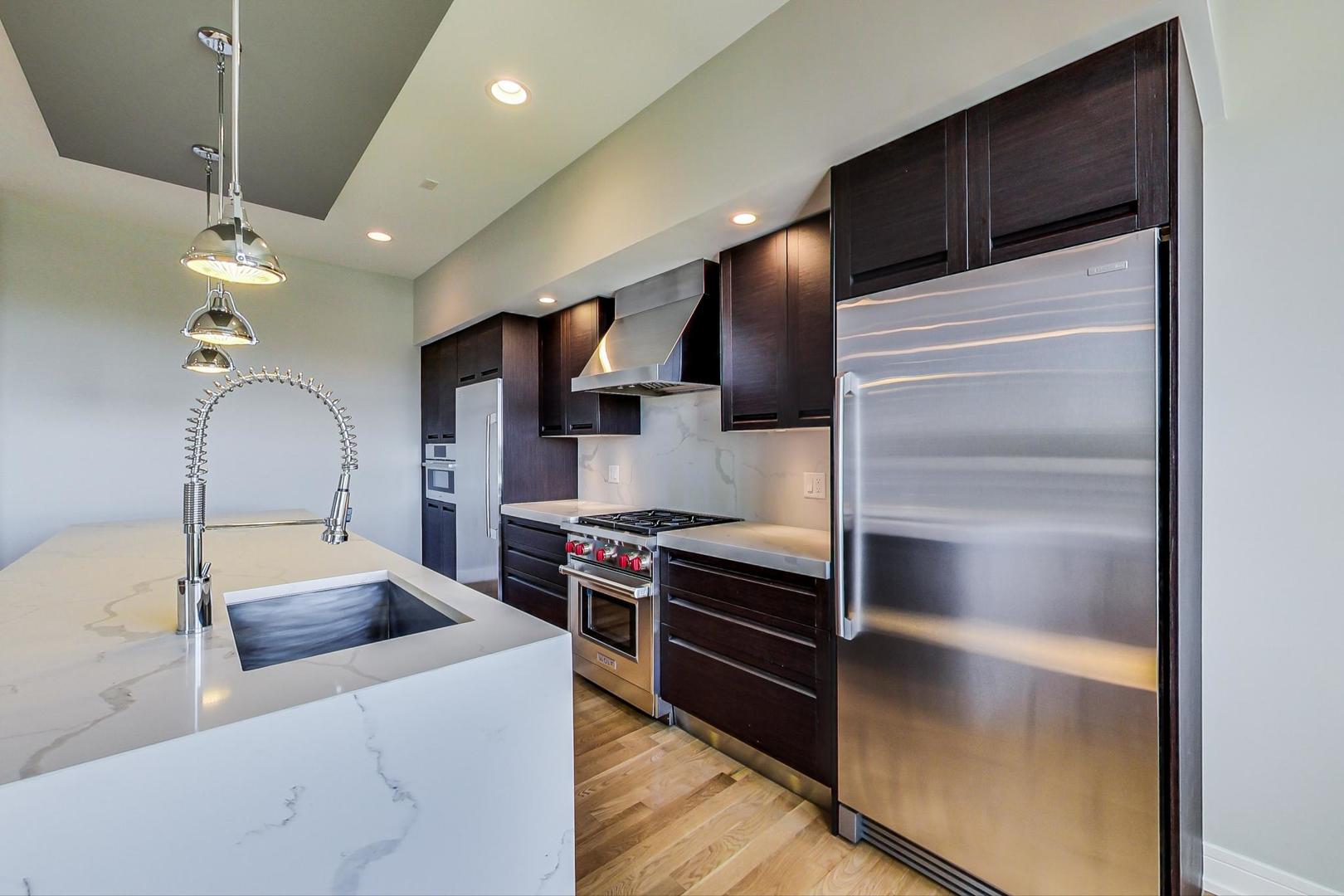 1317 N Larrabee Street Unit: 404