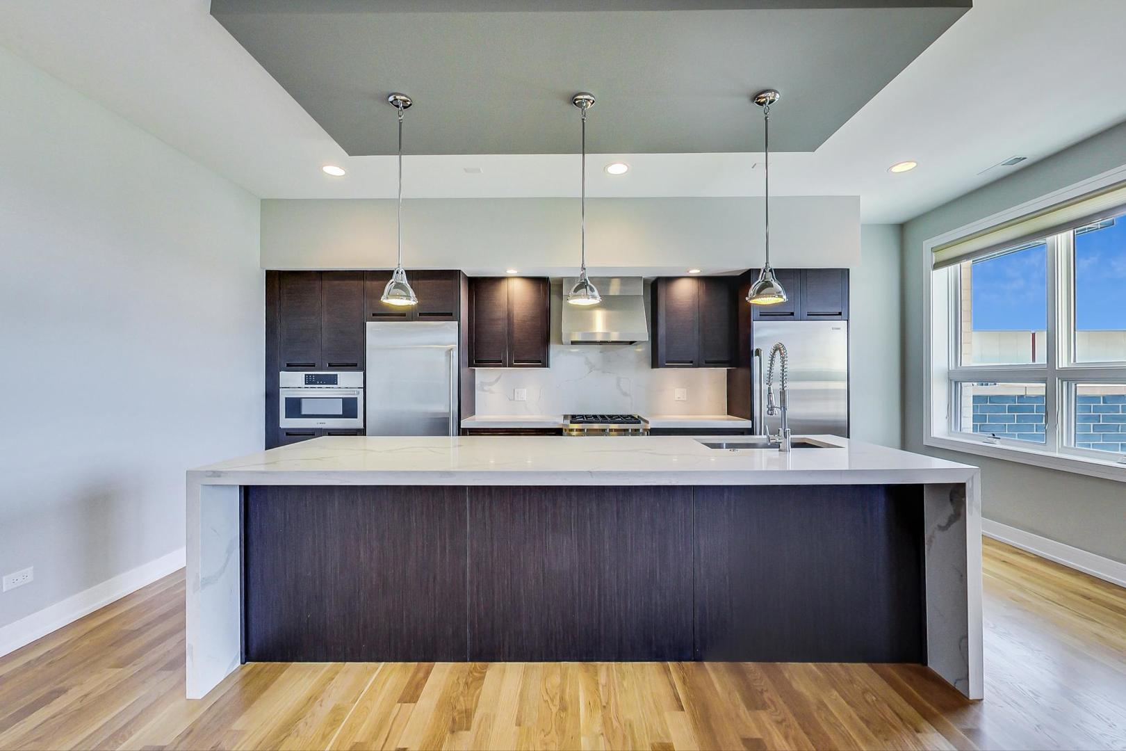 1317 N Larrabee Street Unit: 404