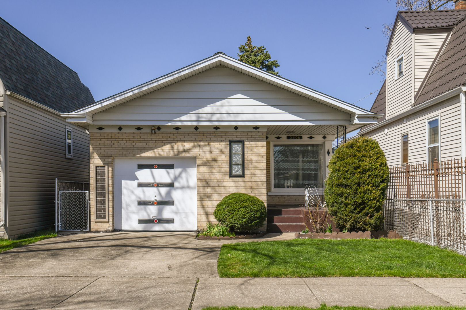 3506 N Oconto Avenue