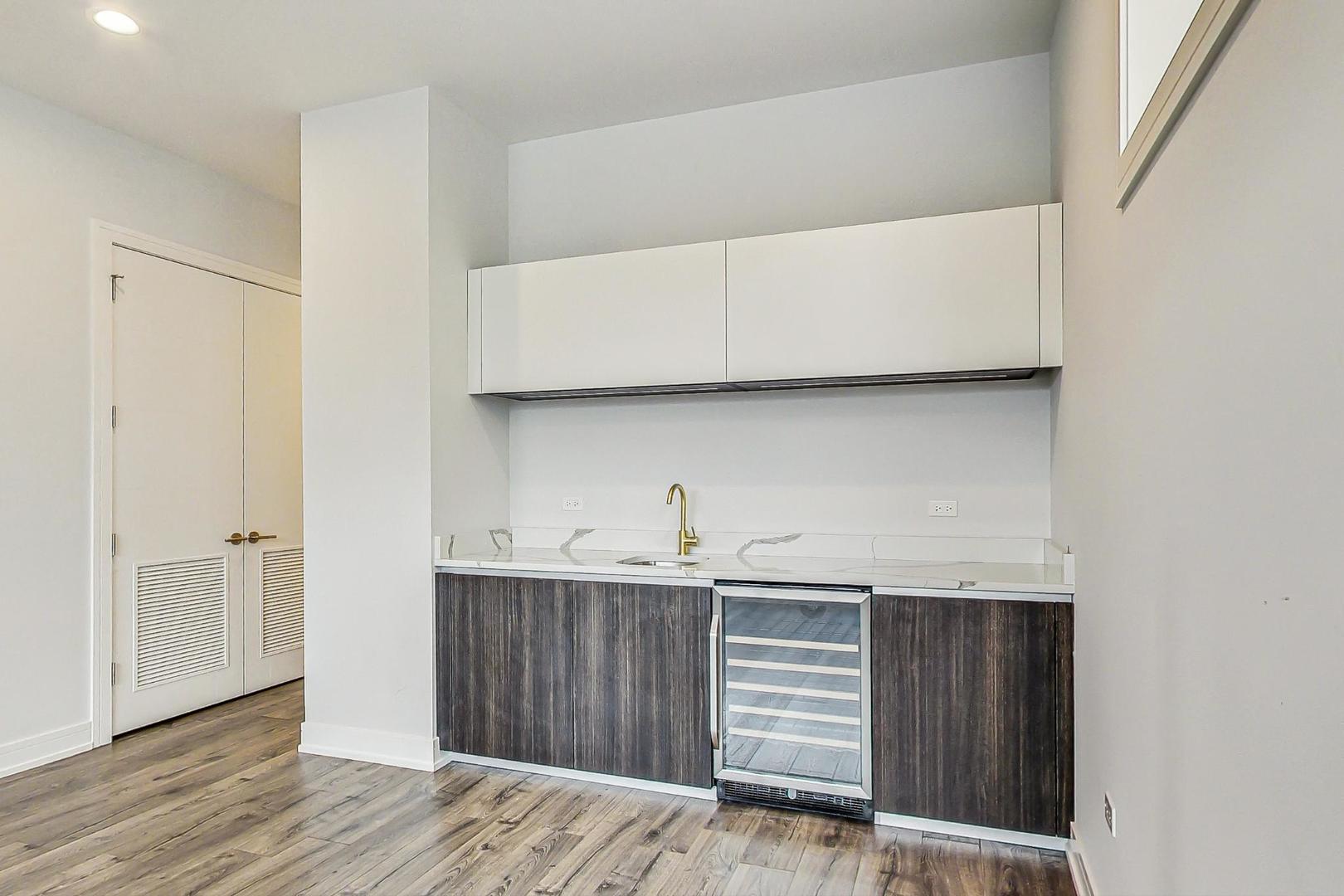 1328 W Hubbard Street Unit: 1