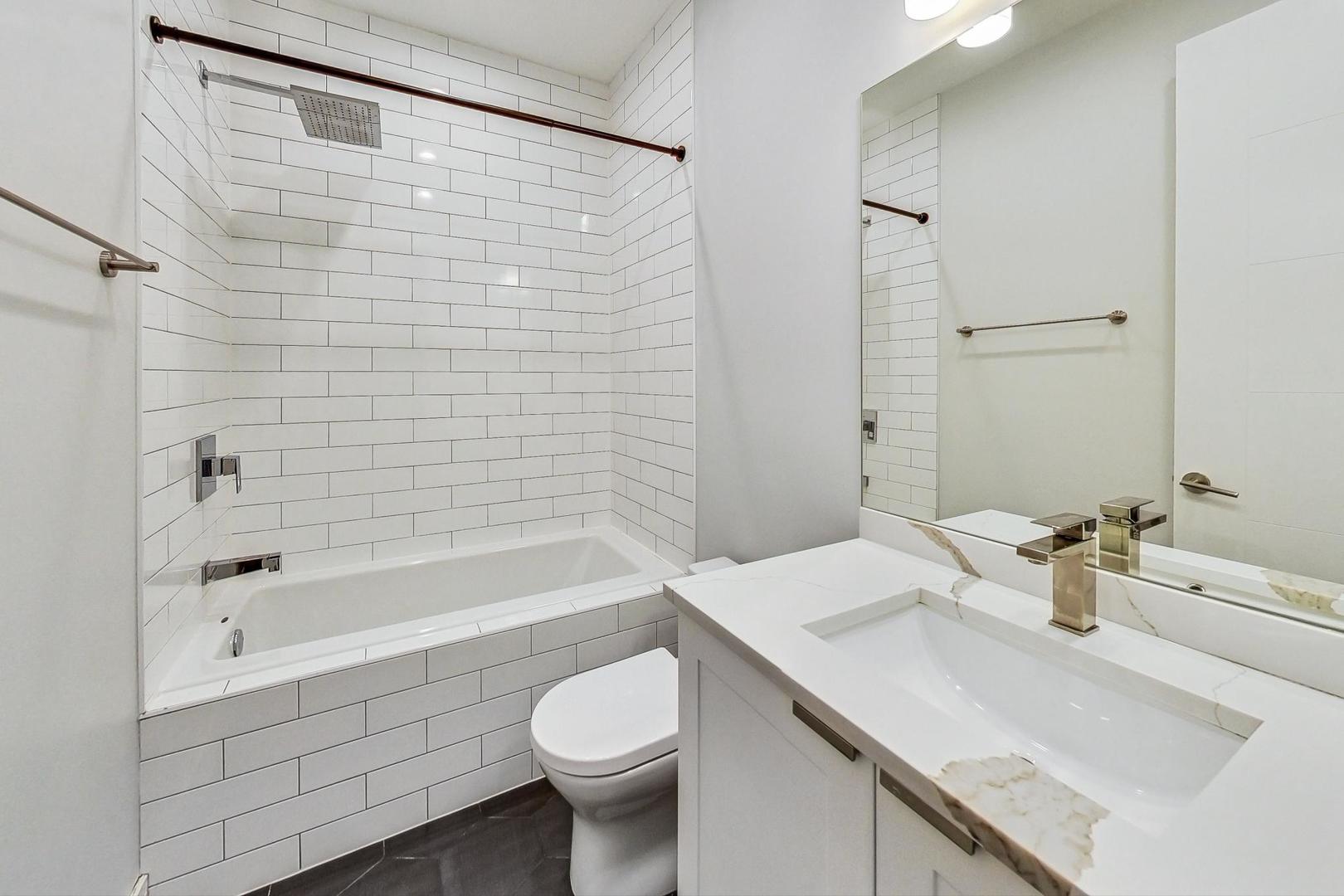 1328 W Hubbard Street Unit: 1
