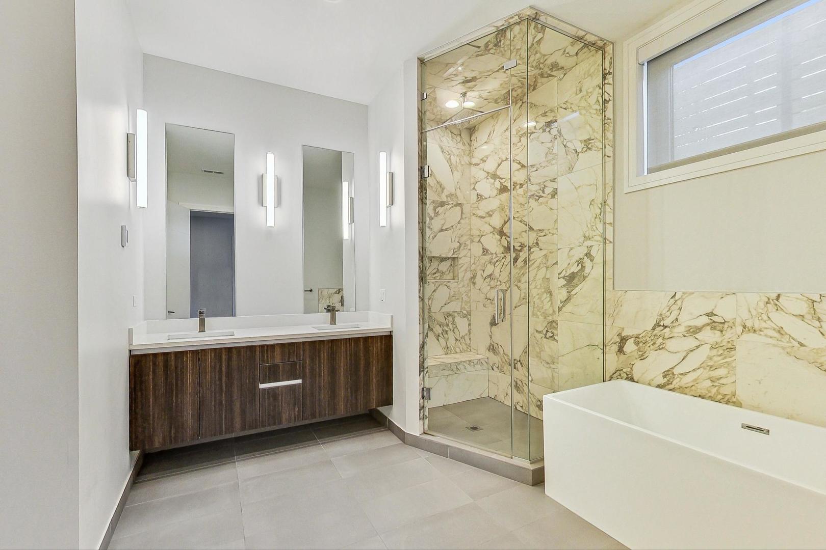 1328 W Hubbard Street Unit: 1