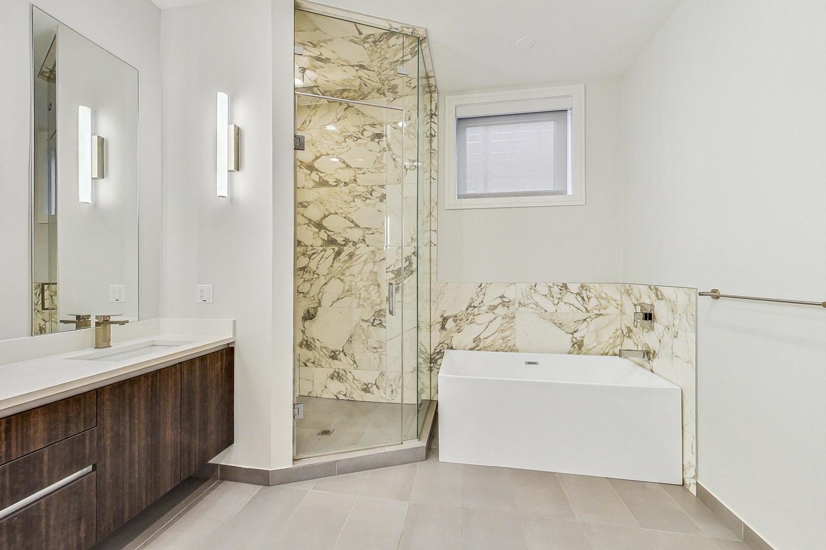 1328 W Hubbard Street Unit: 1