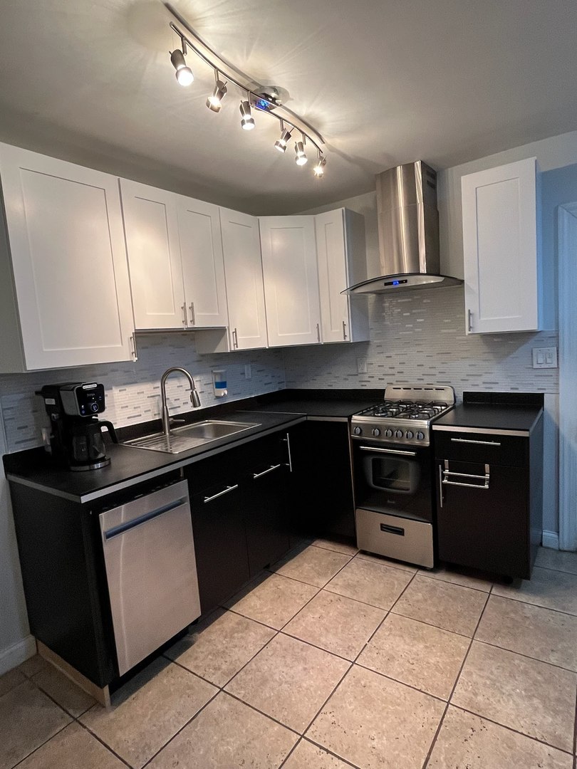 3227 W Beach Avenue Unit: G