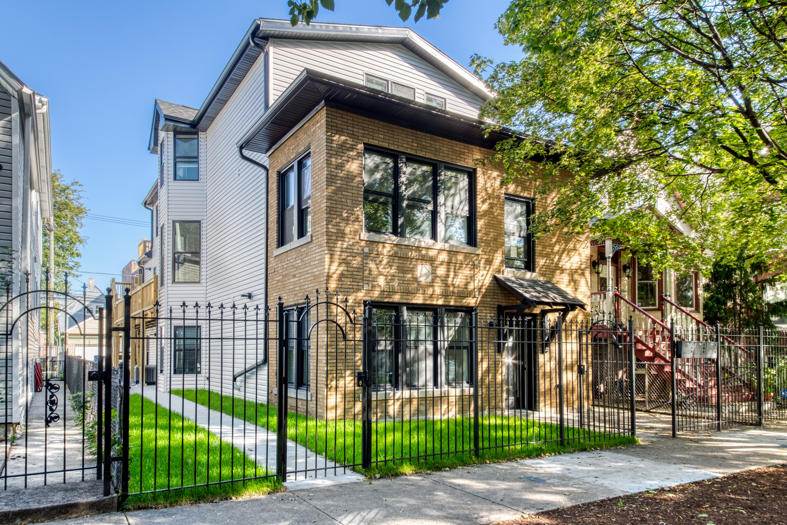 3520 W Shakespeare Avenue Unit: 1