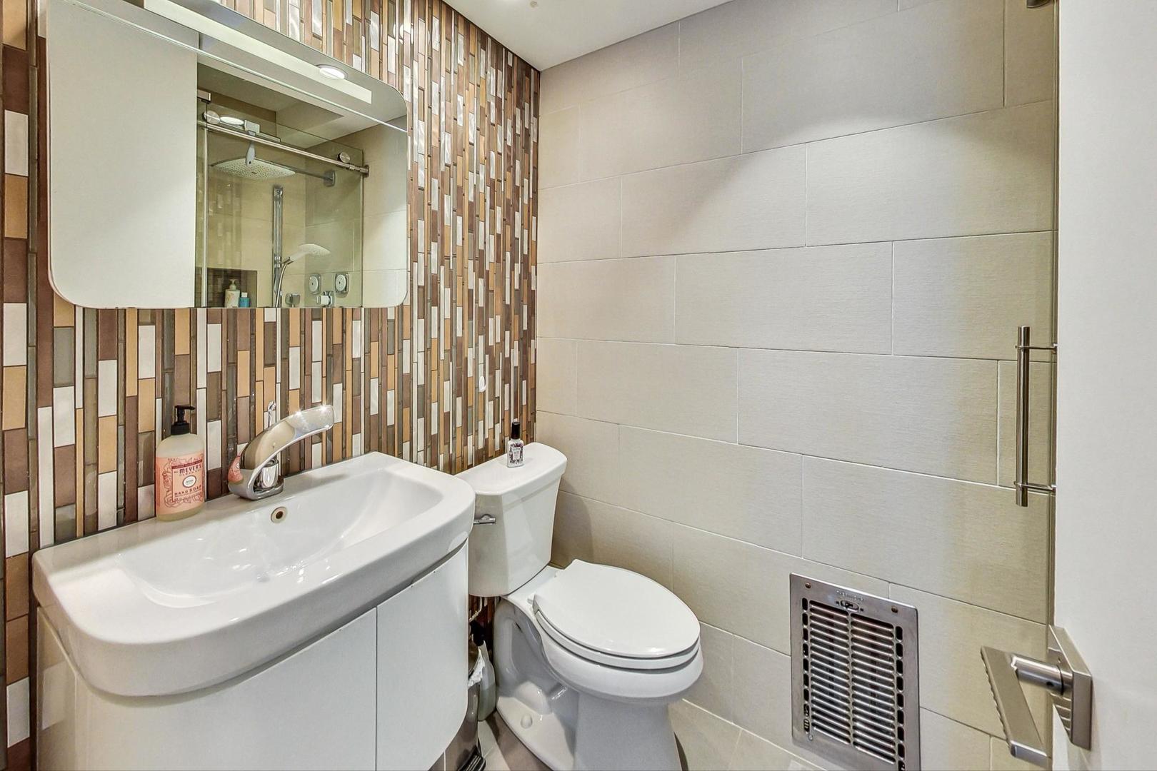 900 N LAKE SHORE Drive Unit: 509