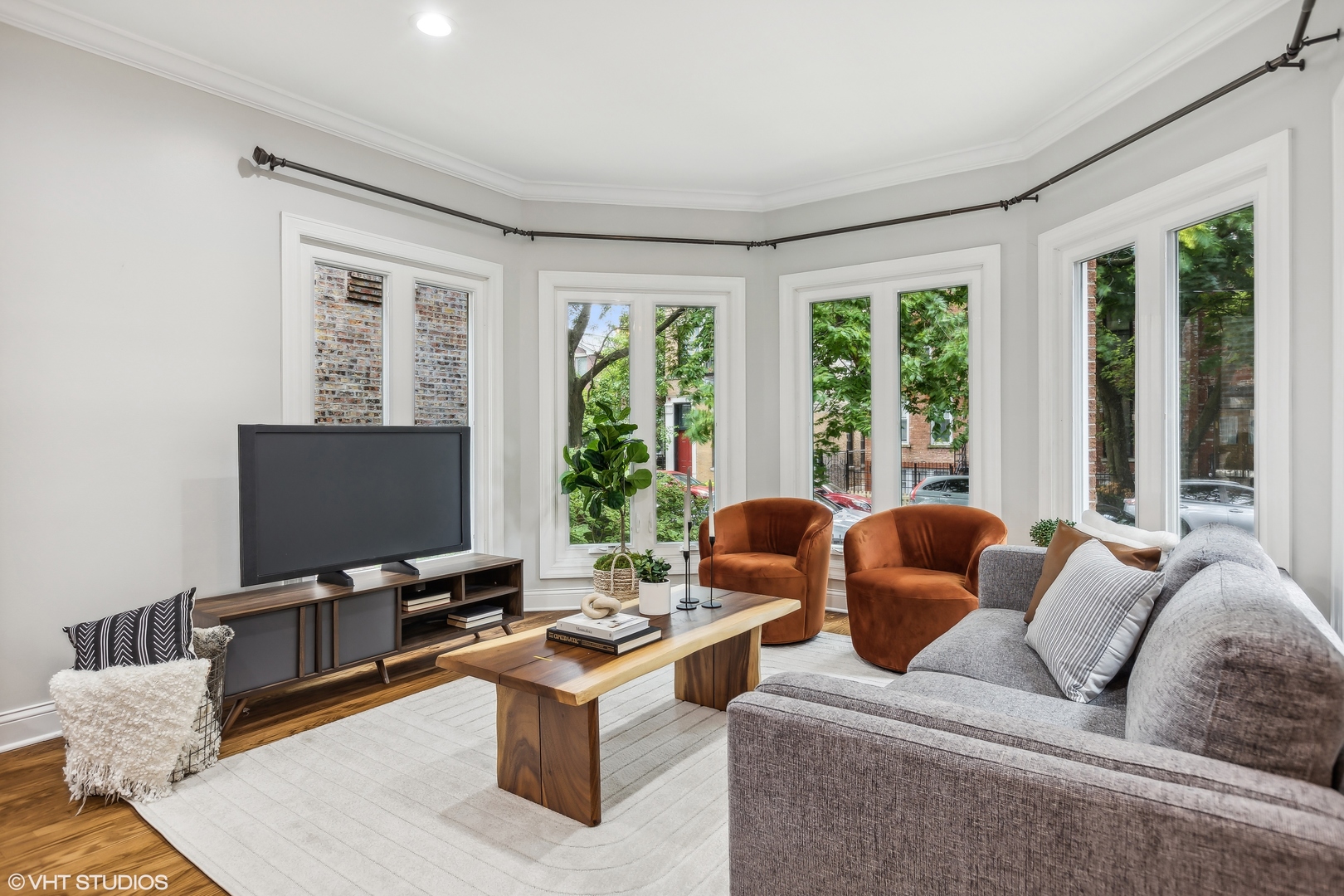 2332 W McLean Avenue