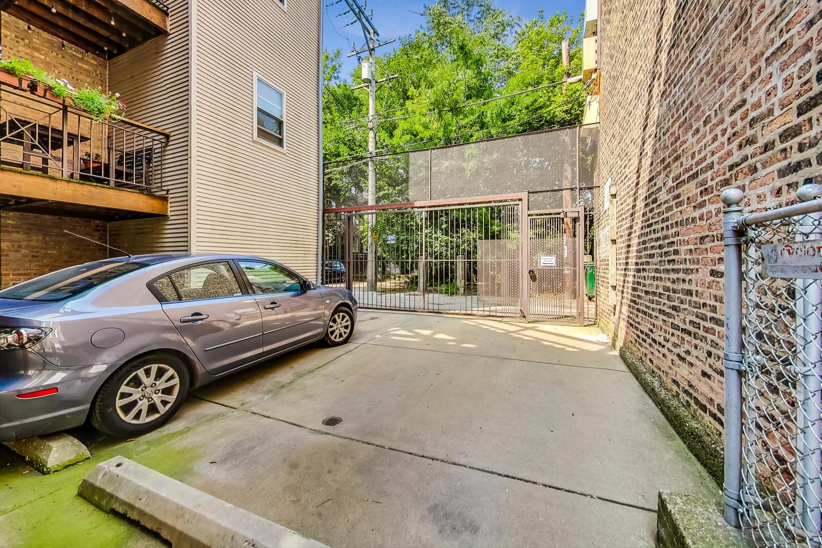 1108 W Pratt Boulevard Unit: G