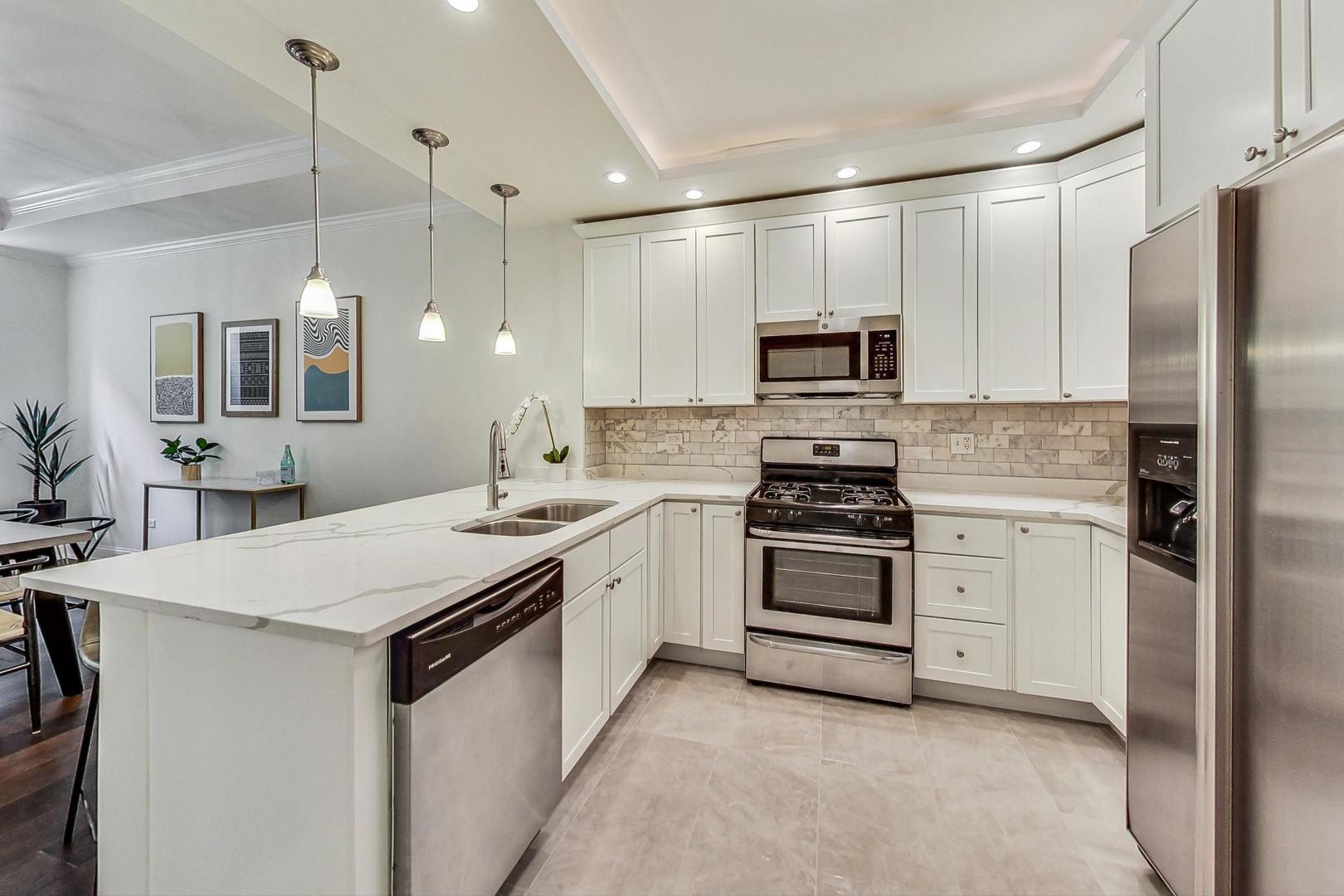1108 W Pratt Boulevard Unit: G
