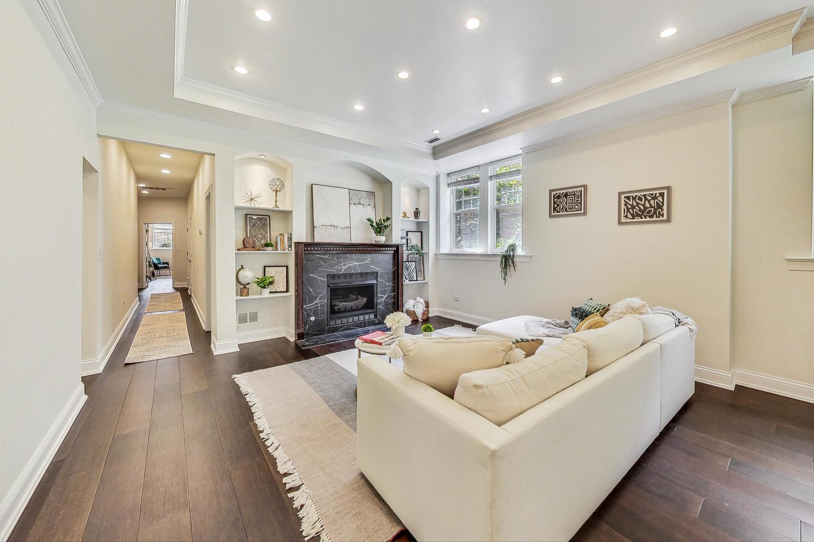 1108 W Pratt Boulevard Unit: G
