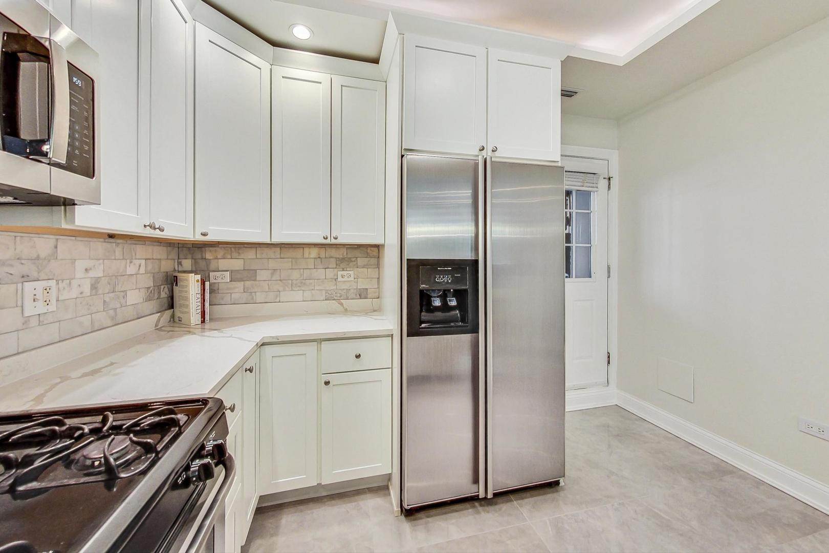 1108 W Pratt Boulevard Unit: G