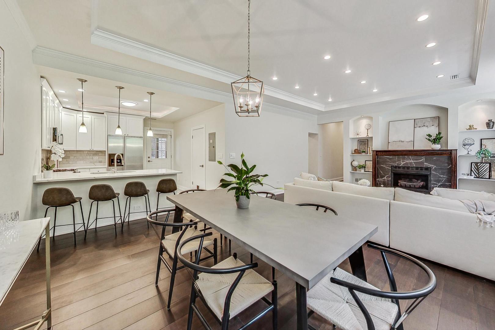 1108 W Pratt Boulevard Unit: G