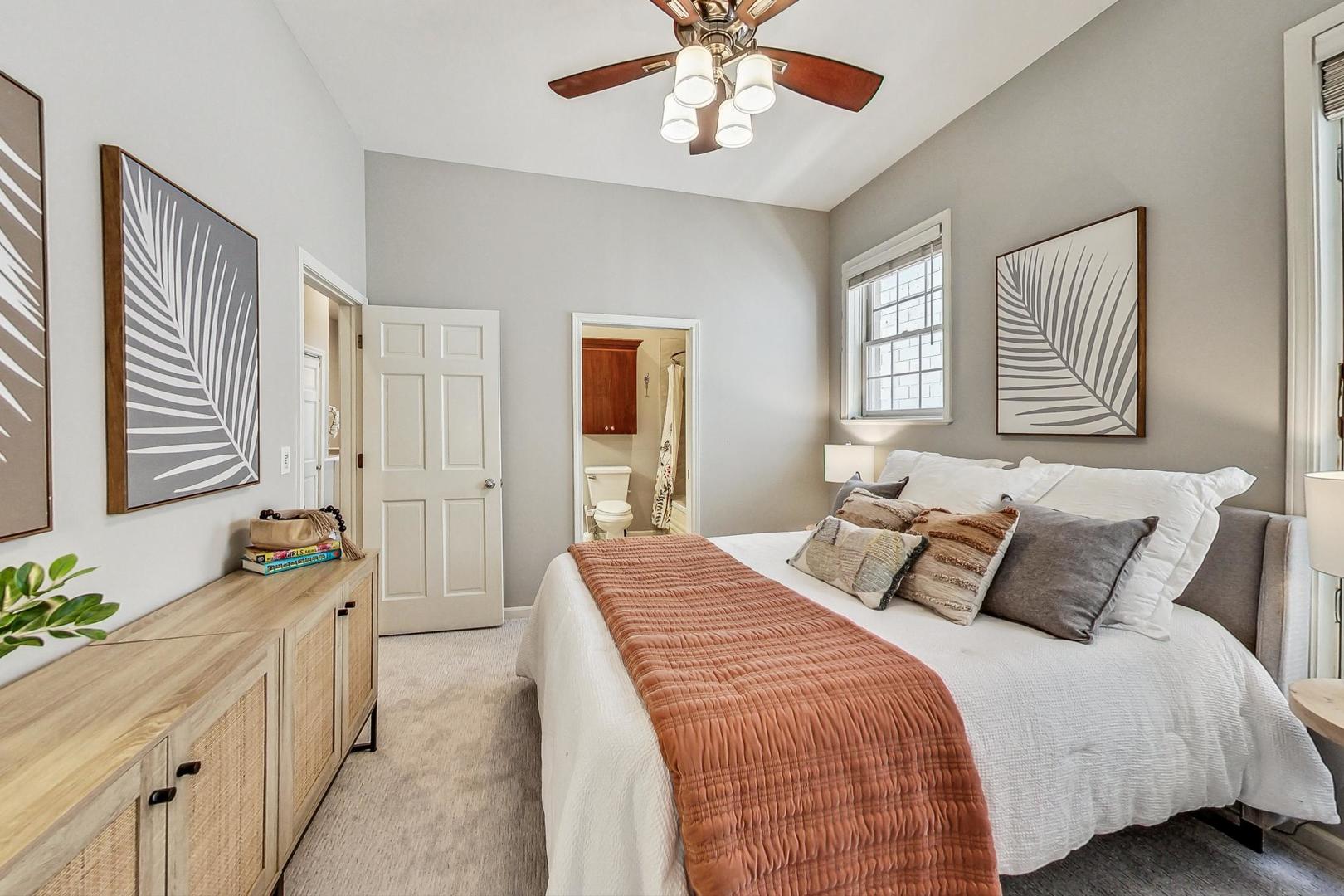 1903 W Armitage Avenue Unit: 1W