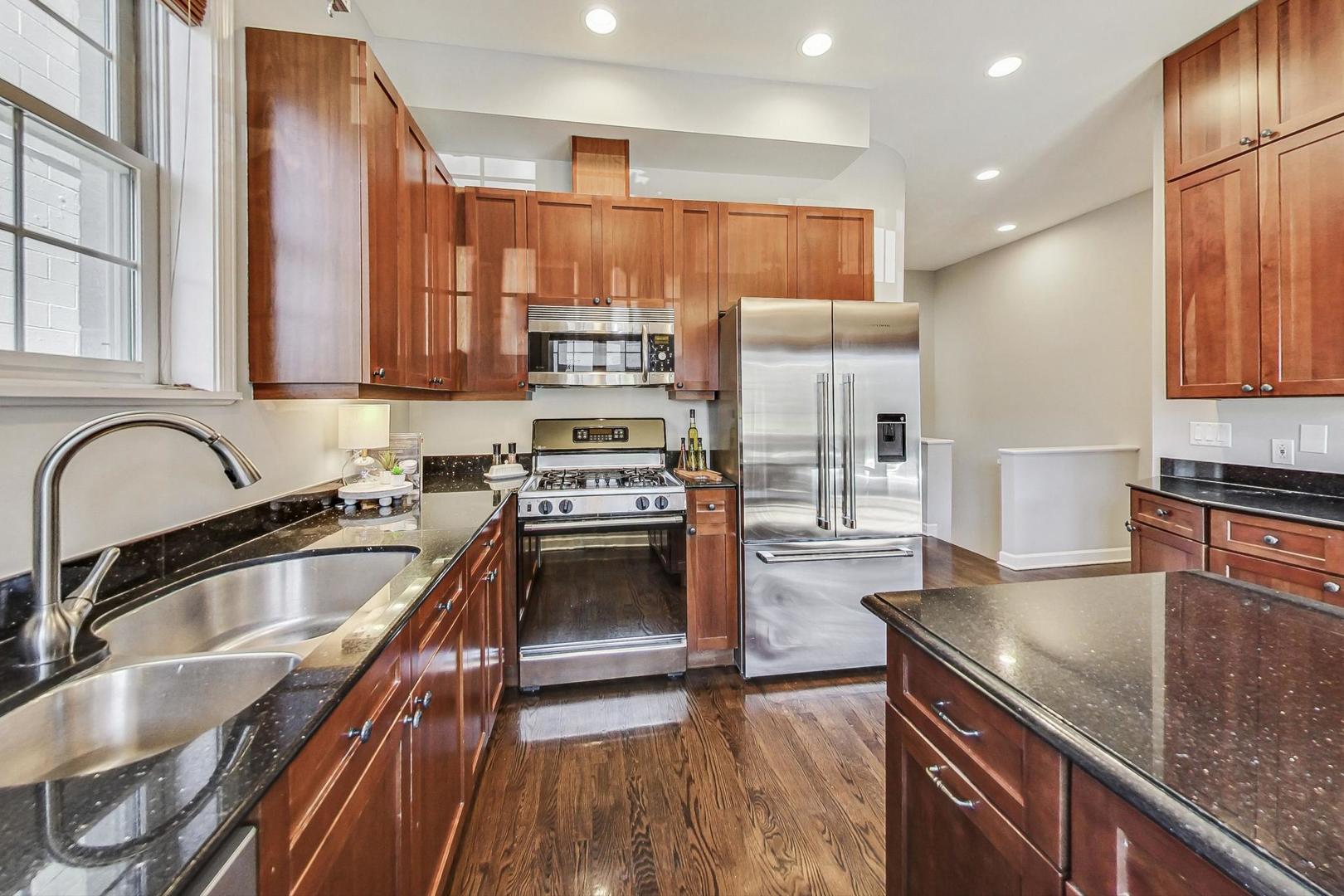 1903 W Armitage Avenue Unit: 1W