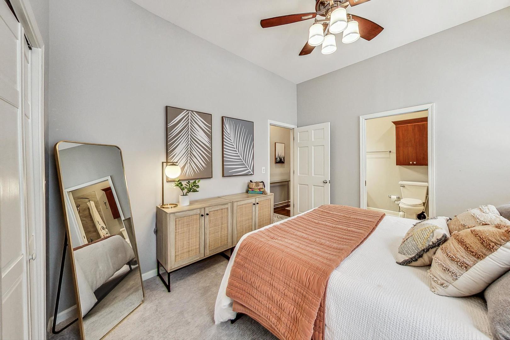 1903 W Armitage Avenue Unit: 1W