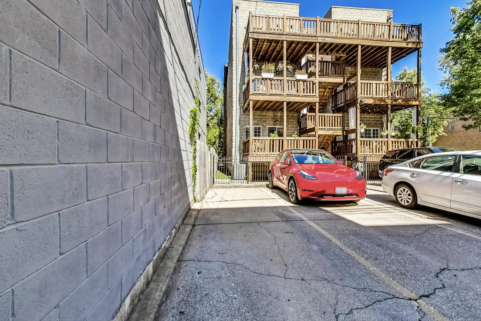 1903 W Armitage Avenue Unit: 1W