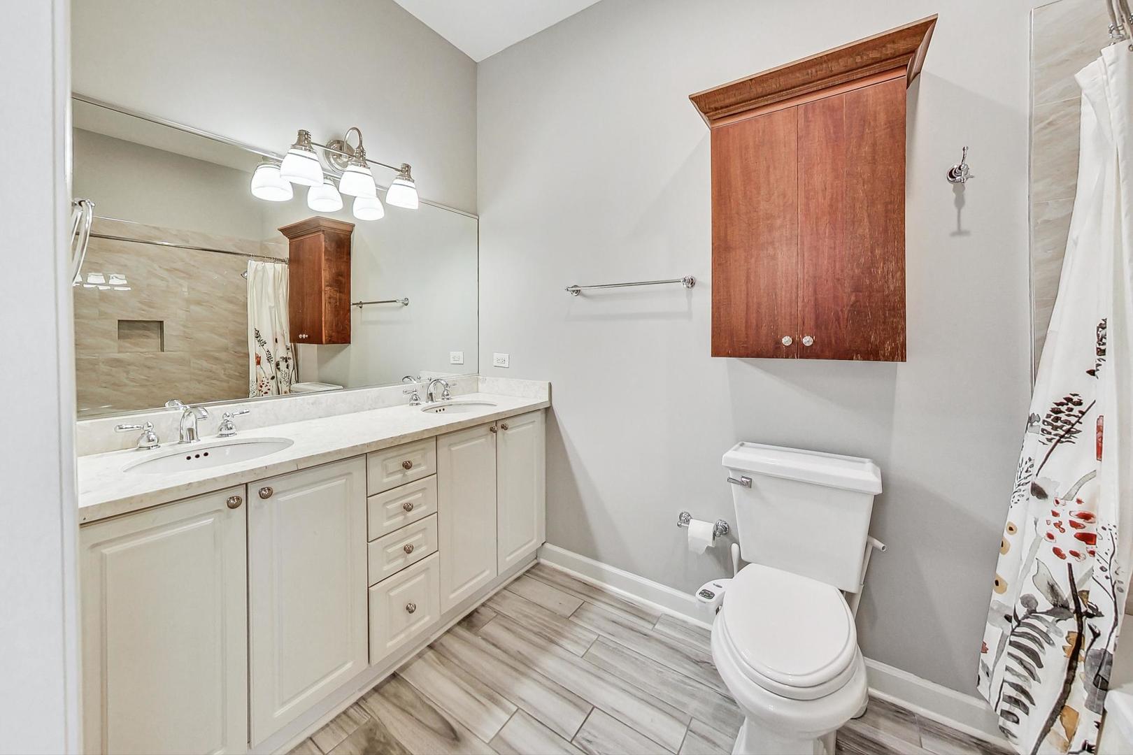 1903 W Armitage Avenue Unit: 1W