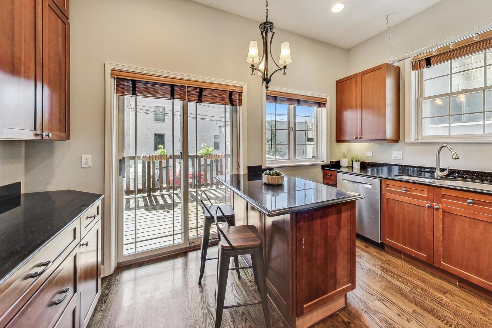 1903 W Armitage Avenue Unit: 1W