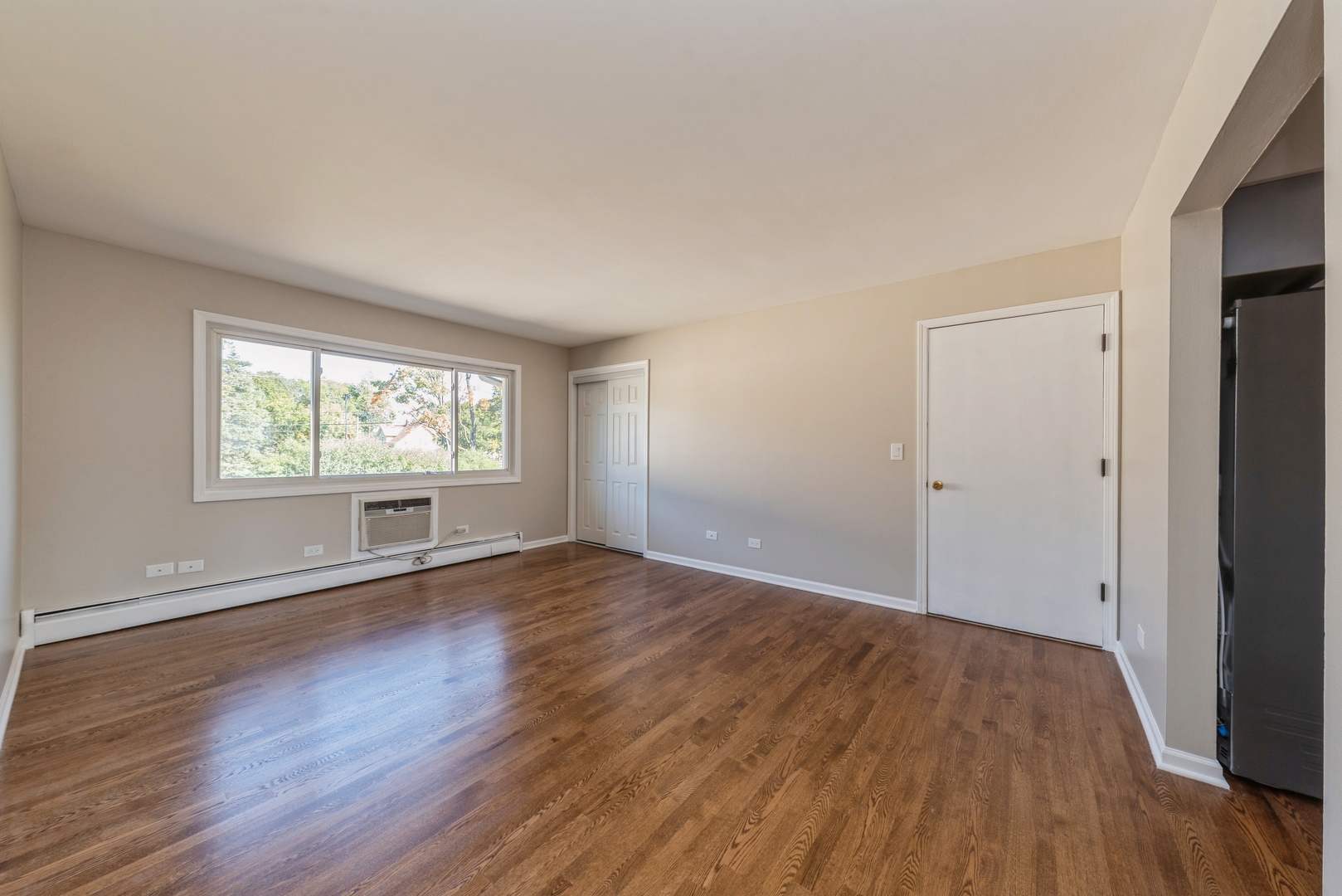 235 E Palatine Road Unit: 2E