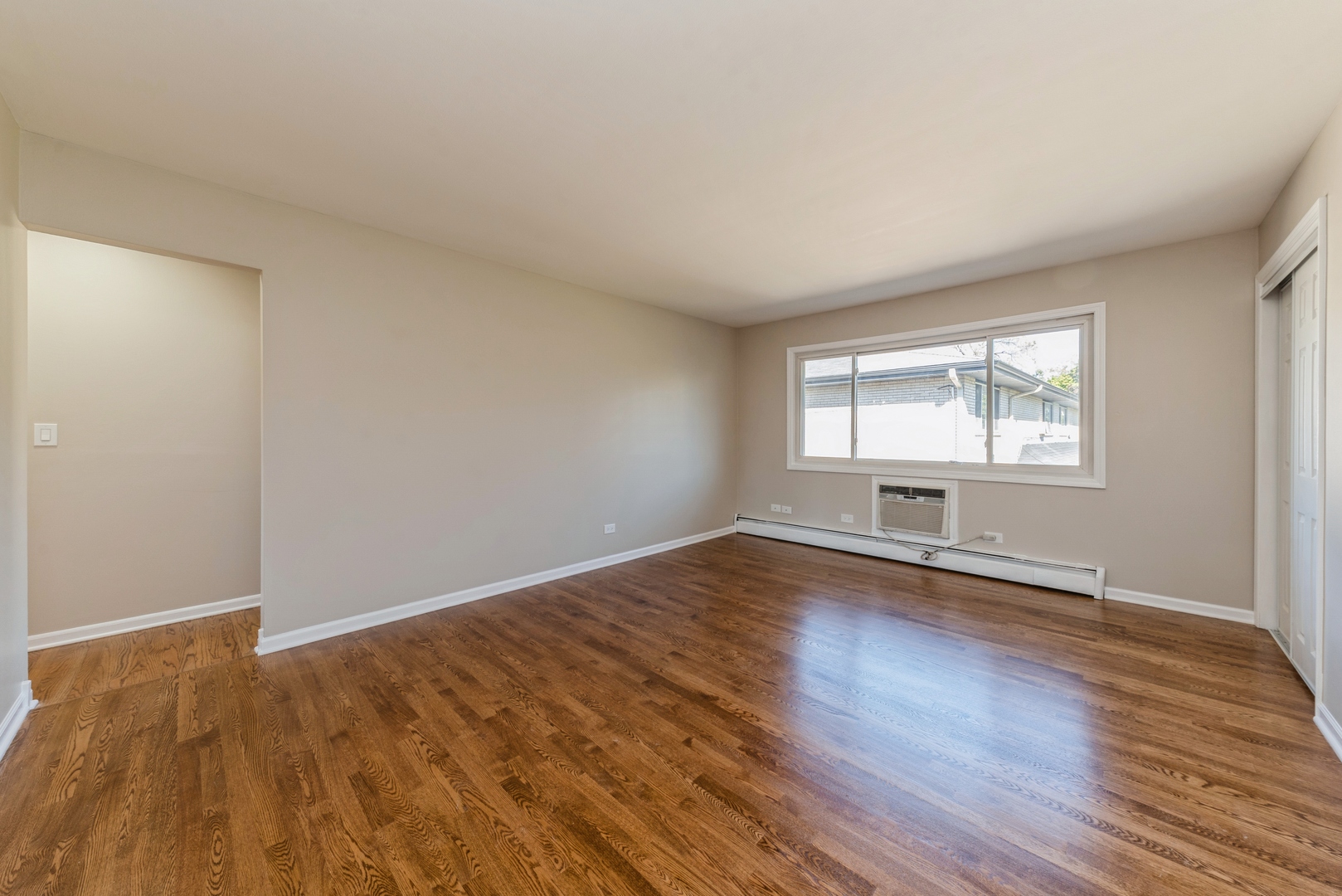 235 E Palatine Road Unit: 2E