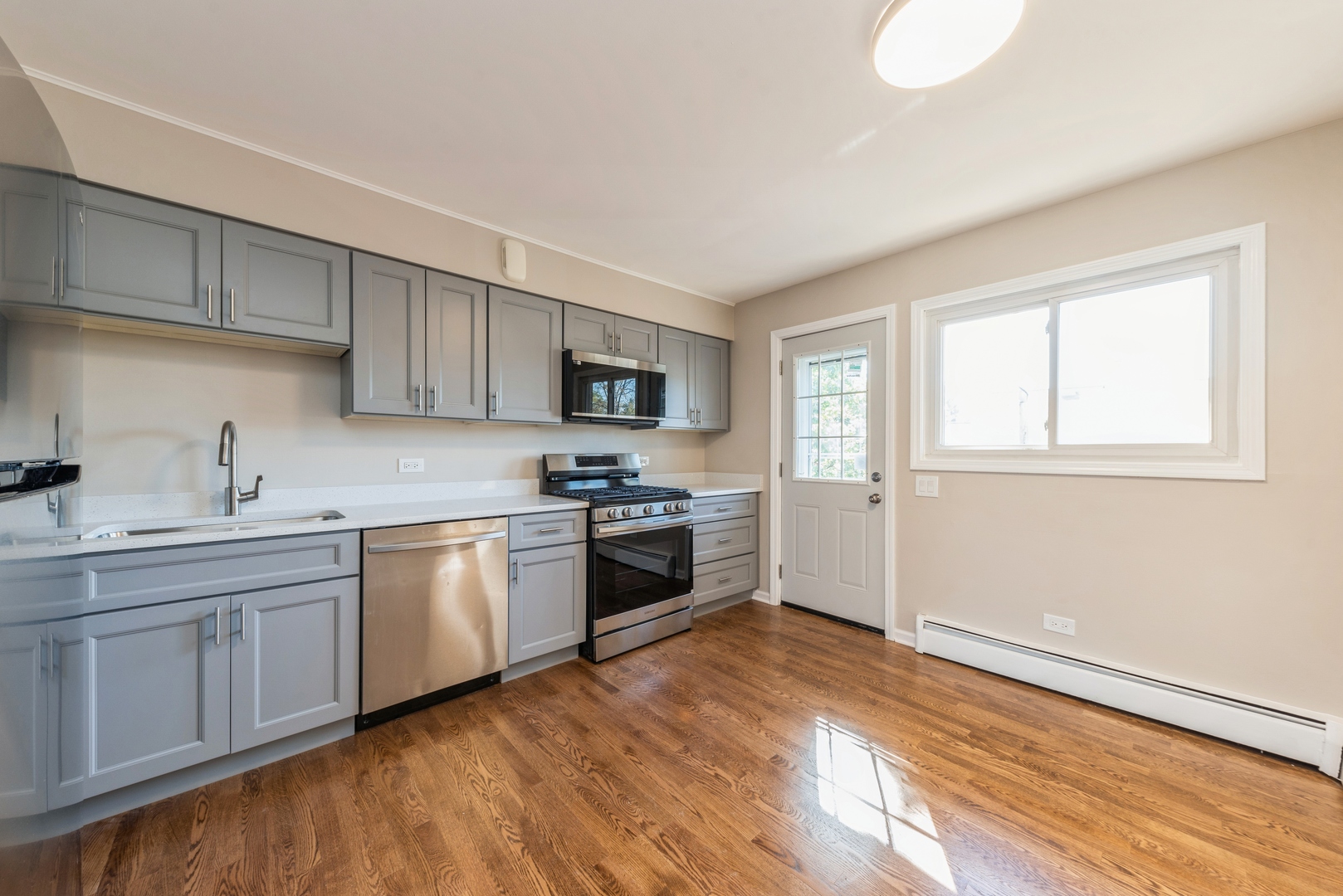 235 E Palatine Road Unit: 2E