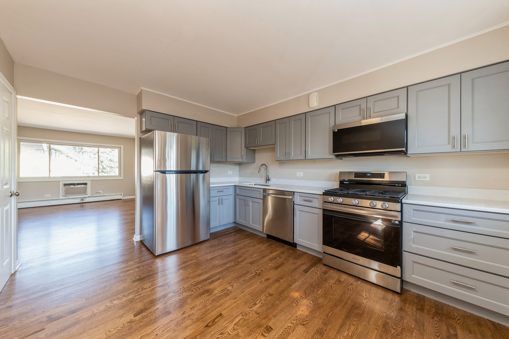 235 E Palatine Road Unit: 2E