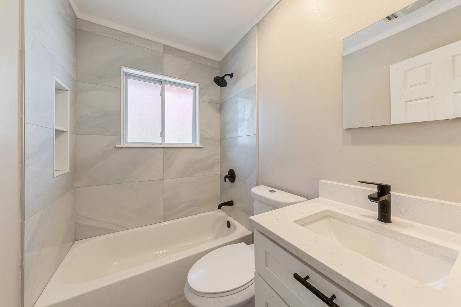 235 E Palatine Road Unit: 2E